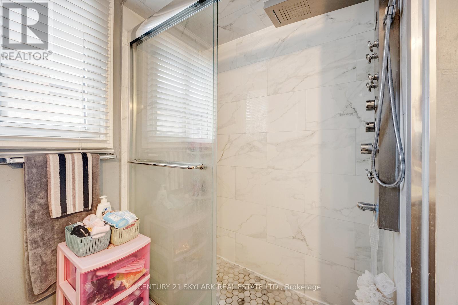 30 Wexford Road, Brampton (Heart Lake West), Ontario  L6Z 2V8 - Photo 38 - W12496334