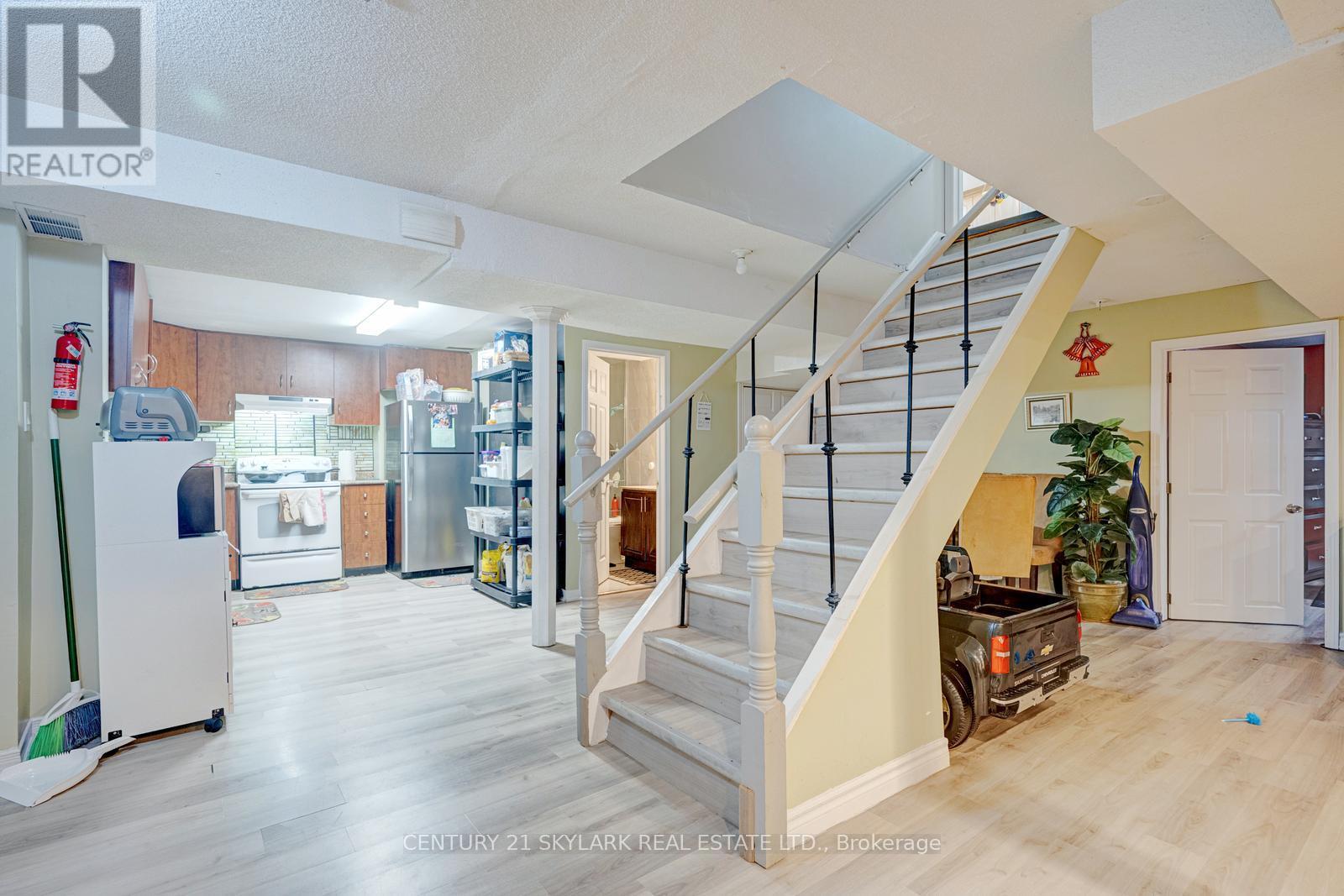 30 Wexford Road, Brampton (Heart Lake West), Ontario  L6Z 2V8 - Photo 44 - W12496334