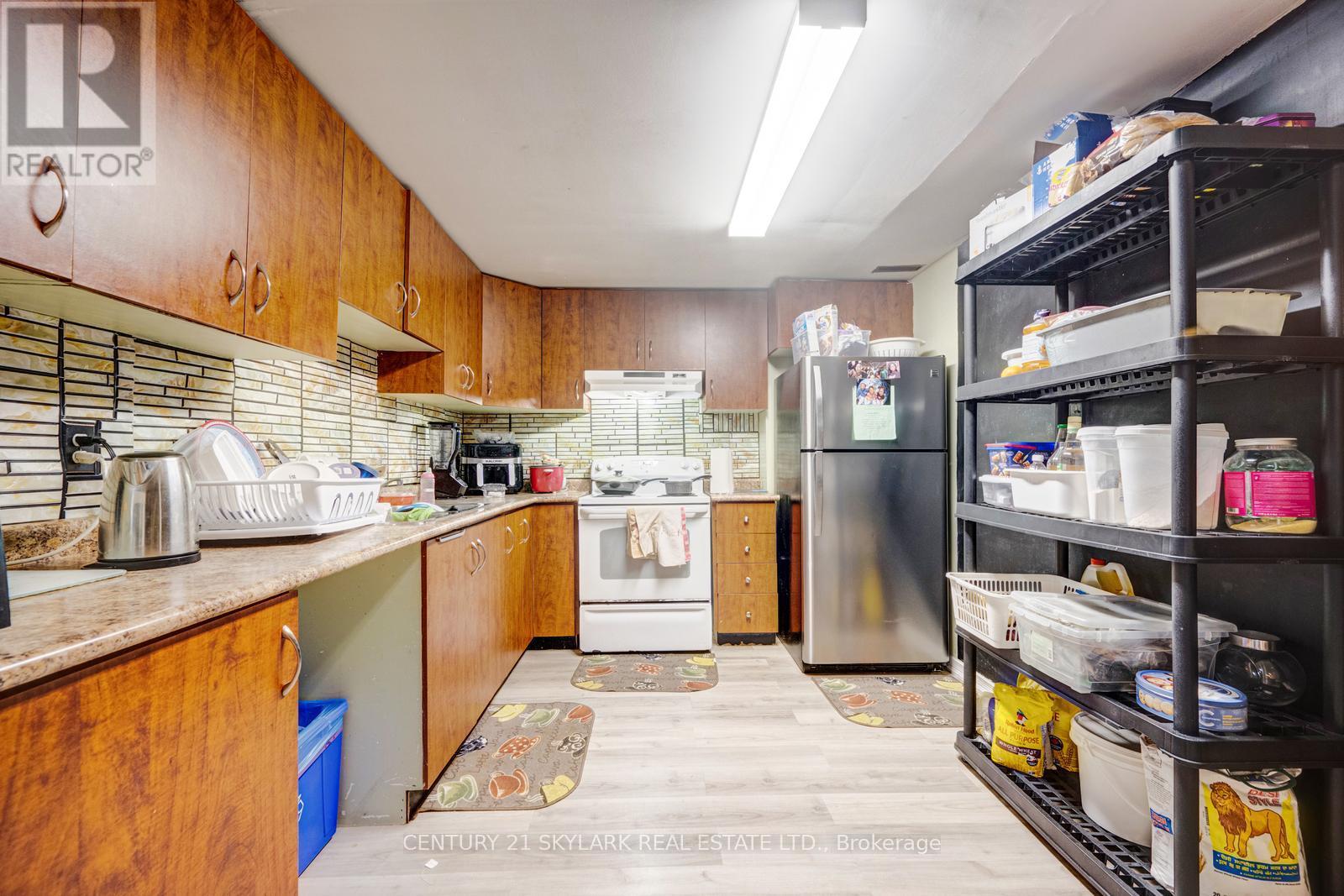 30 Wexford Road, Brampton (Heart Lake West), Ontario  L6Z 2V8 - Photo 45 - W12496334