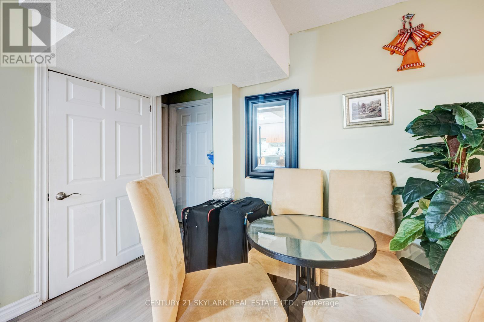 30 Wexford Road, Brampton (Heart Lake West), Ontario  L6Z 2V8 - Photo 46 - W12496334