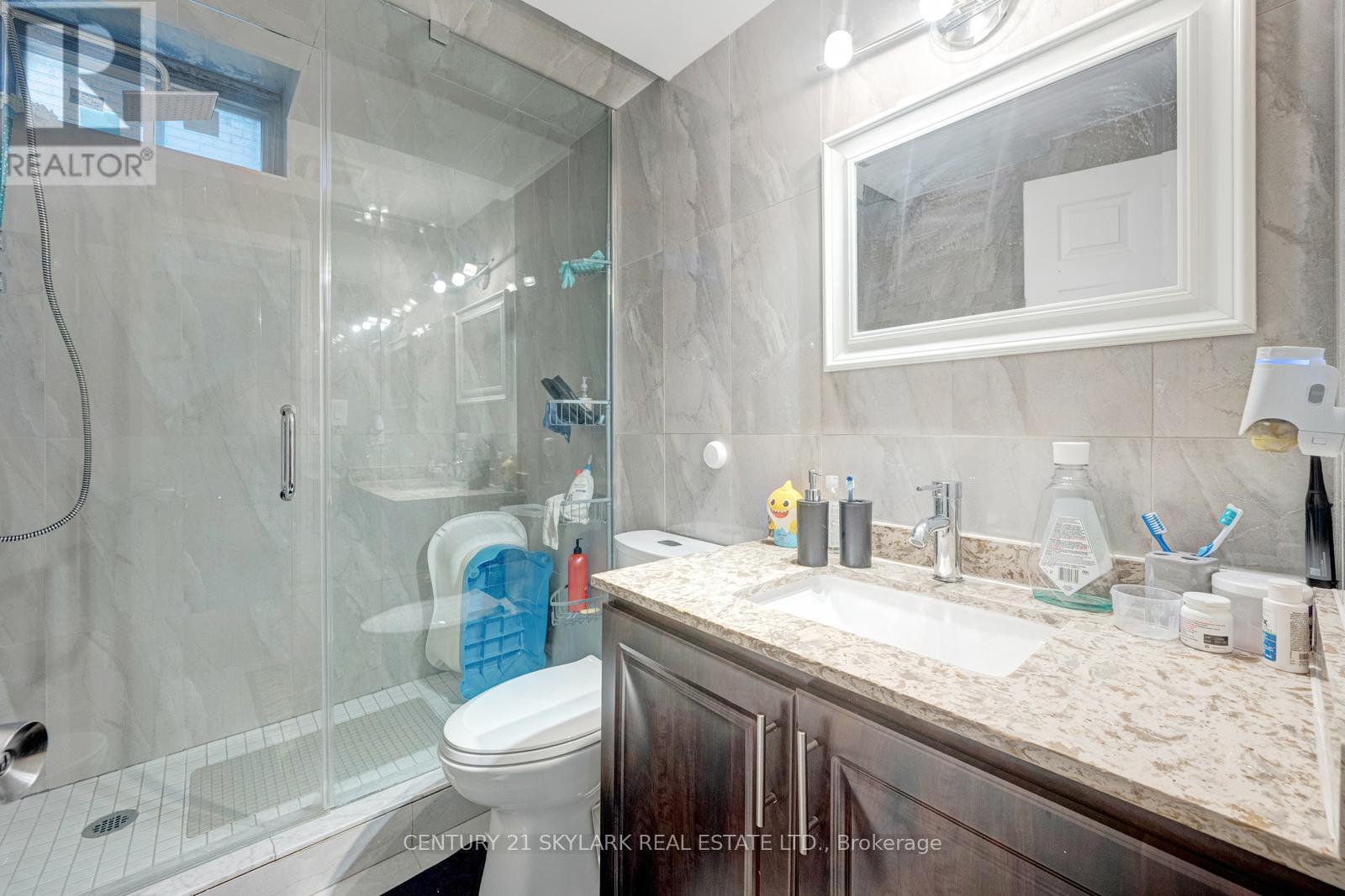 30 Wexford Road, Brampton (Heart Lake West), Ontario  L6Z 2V8 - Photo 47 - W12496334