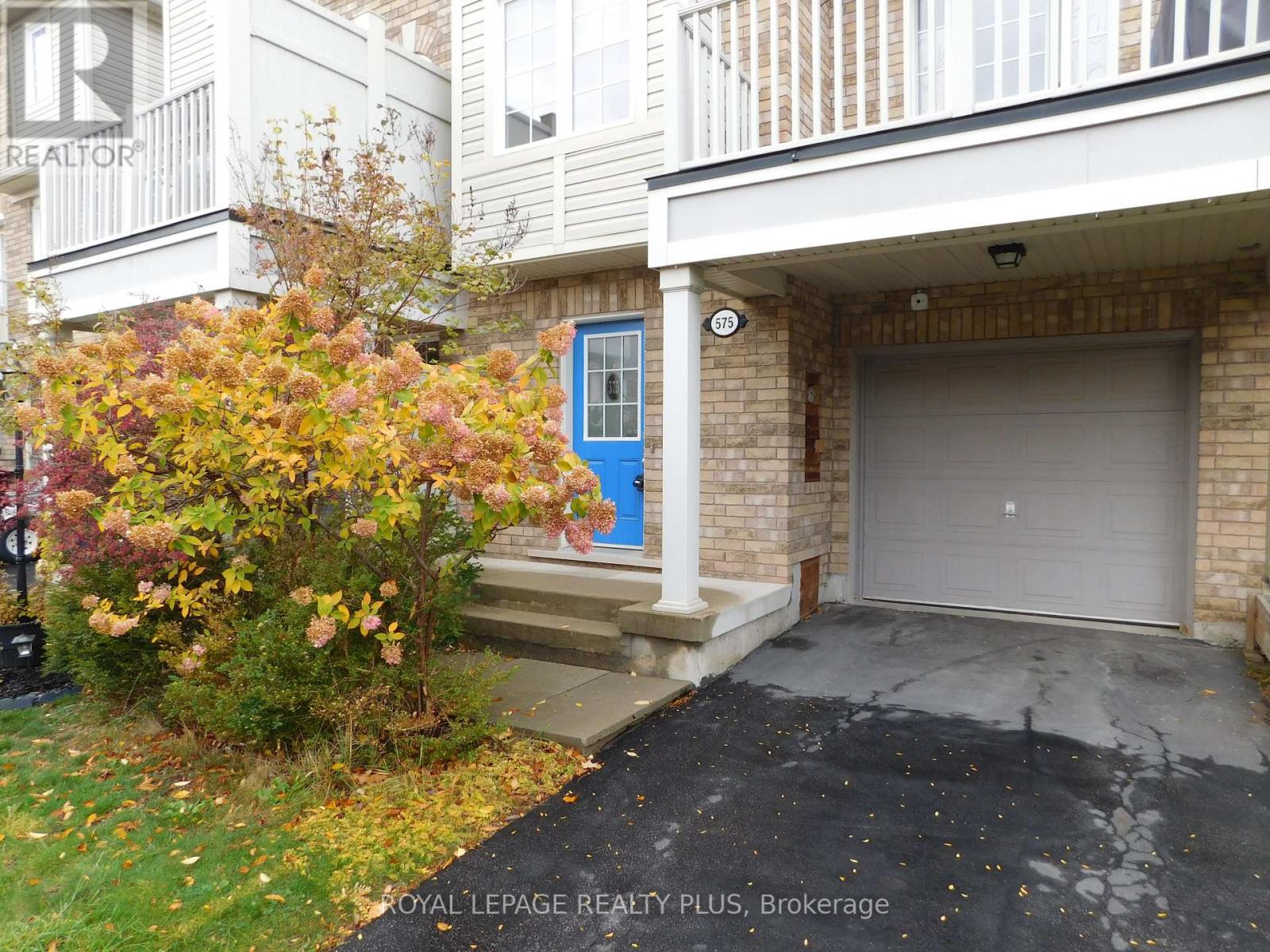 575 Speyer Circle, Milton, Ontario  L9T 0Y1 - Photo 2 - W12496340
