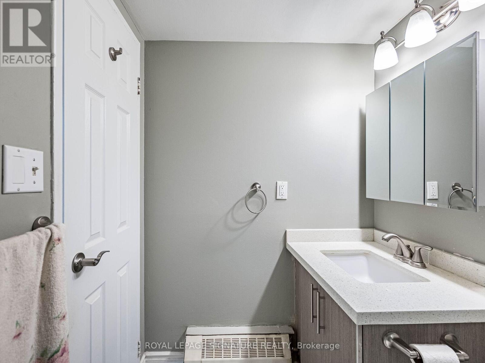 113 - 370 Dixon Road, Toronto, Ontario  M9R 1T2 - Photo 32 - W12496344