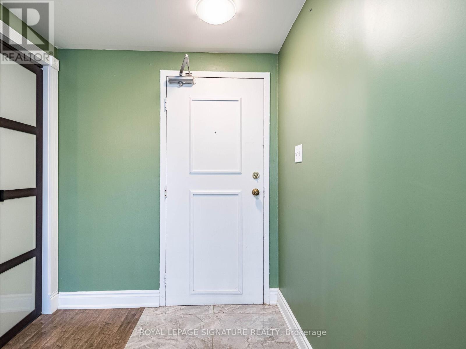 113 - 370 Dixon Road, Toronto, Ontario  M9R 1T2 - Photo 4 - W12496344