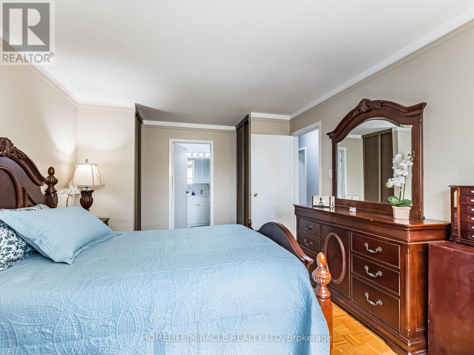 64 Geneva Crescent, Brampton, Ontario  L6S 1K9 - Photo 24 - W12496376