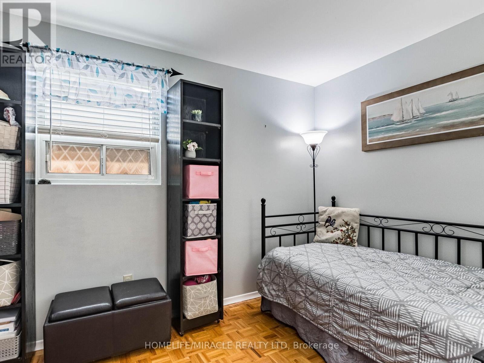 64 Geneva Crescent, Brampton, Ontario  L6S 1K9 - Photo 27 - W12496376