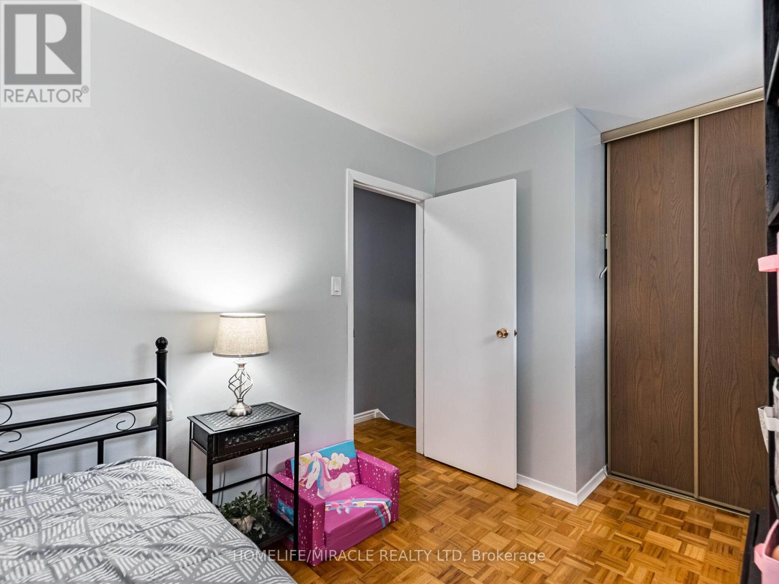 64 Geneva Crescent, Brampton, Ontario  L6S 1K9 - Photo 29 - W12496376