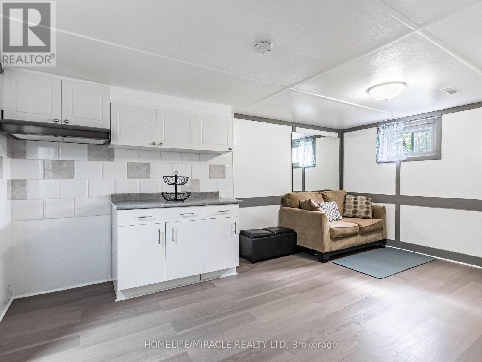 64 Geneva Crescent, Brampton, Ontario  L6S 1K9 - Photo 34 - W12496376