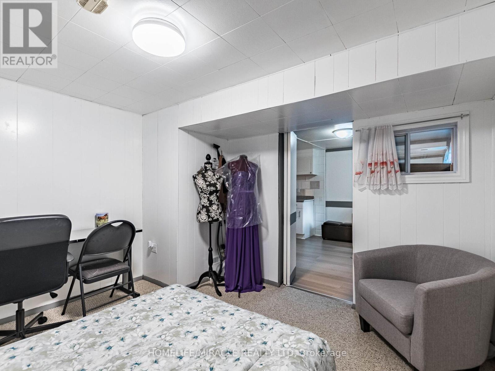 64 Geneva Crescent, Brampton, Ontario  L6S 1K9 - Photo 40 - W12496376