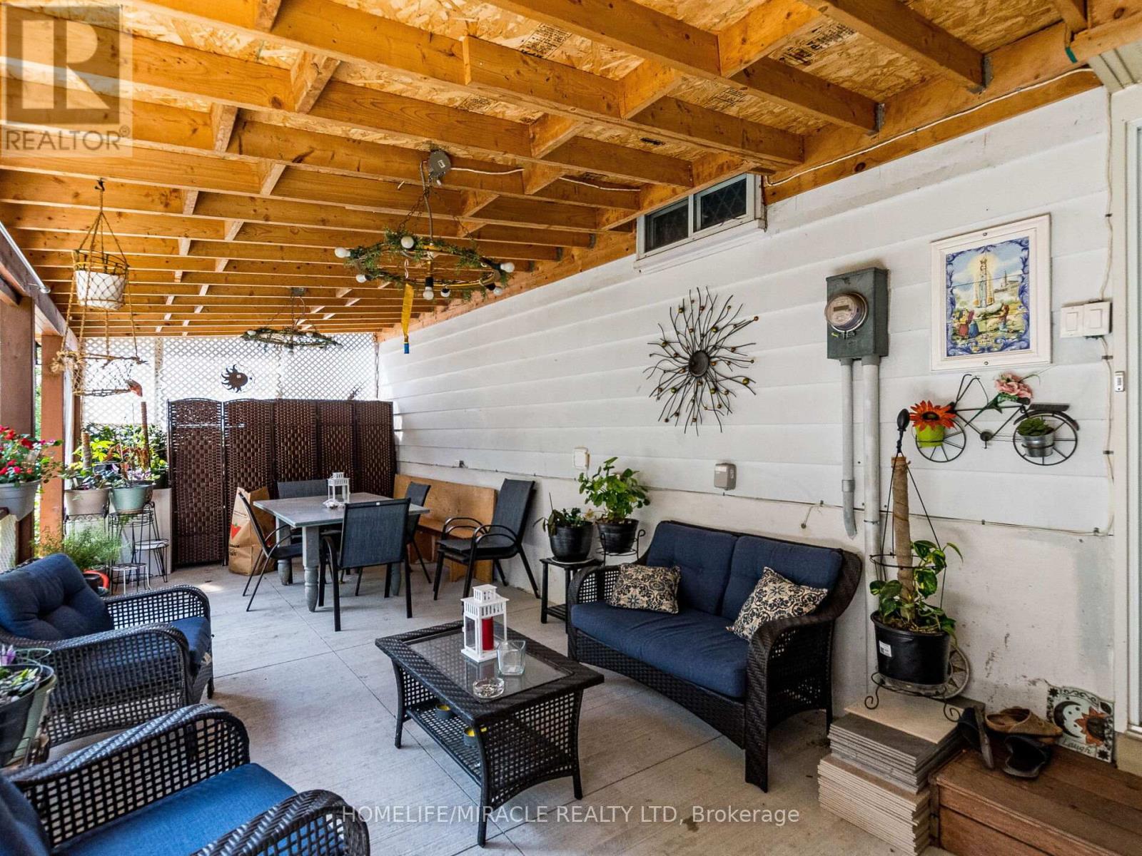 64 Geneva Crescent, Brampton, Ontario  L6S 1K9 - Photo 46 - W12496376