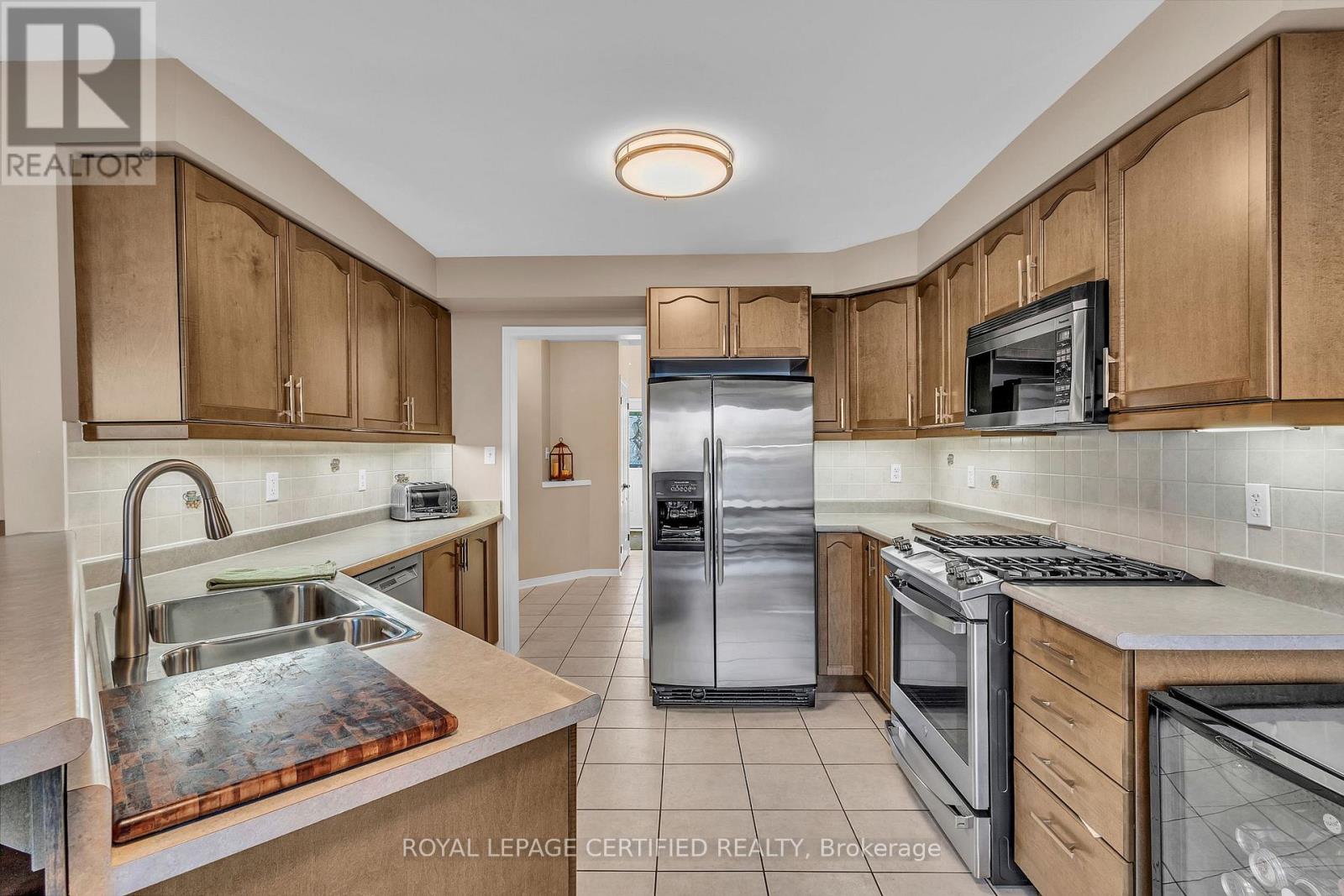 363 Edenbrook Hill Drive, Brampton (Fletcher's Meadow), Ontario  L7A 2N4 - Photo 12 - W12496386