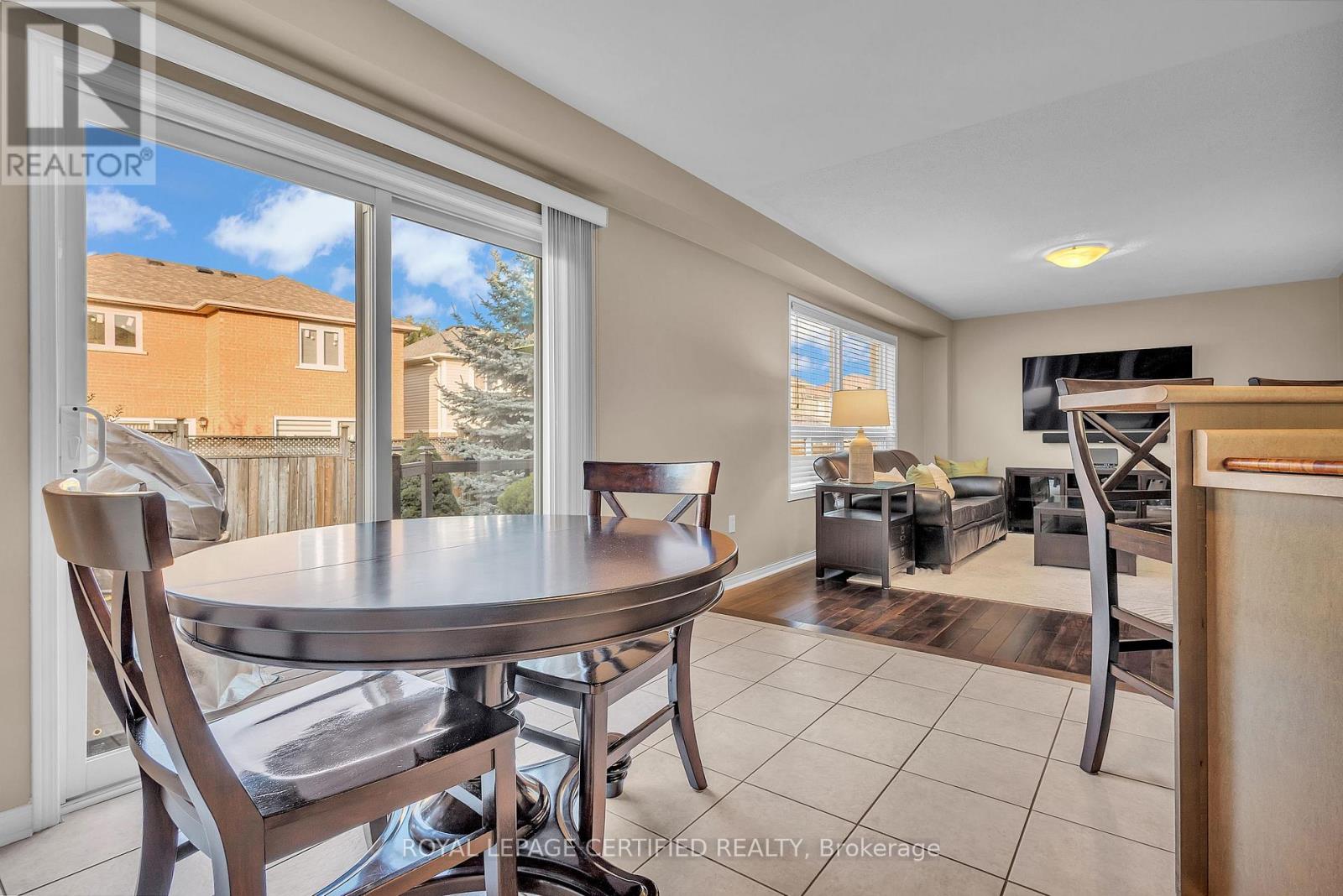 363 Edenbrook Hill Drive, Brampton (Fletcher's Meadow), Ontario  L7A 2N4 - Photo 14 - W12496386