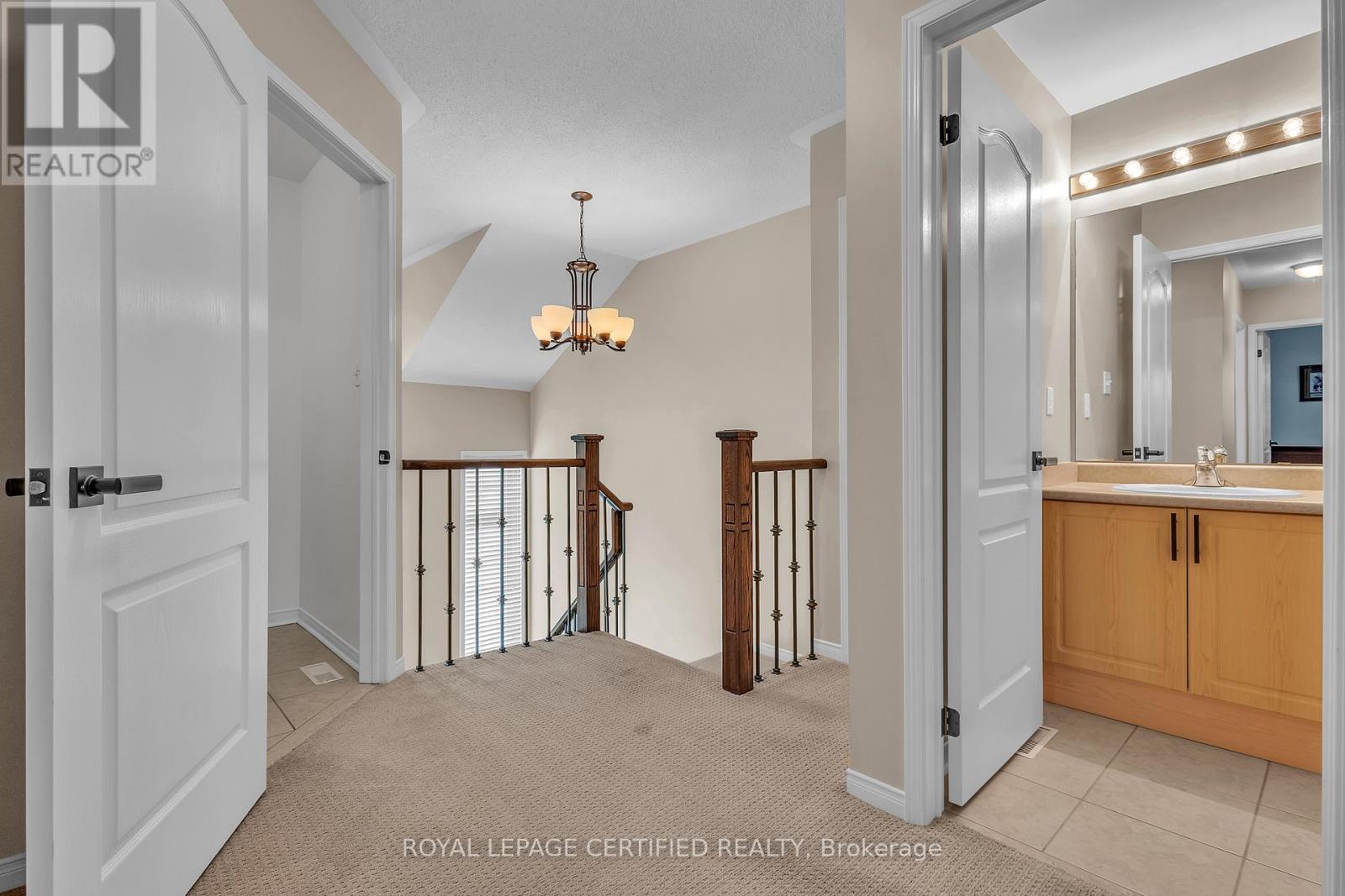 363 Edenbrook Hill Drive, Brampton (Fletcher's Meadow), Ontario  L7A 2N4 - Photo 16 - W12496386