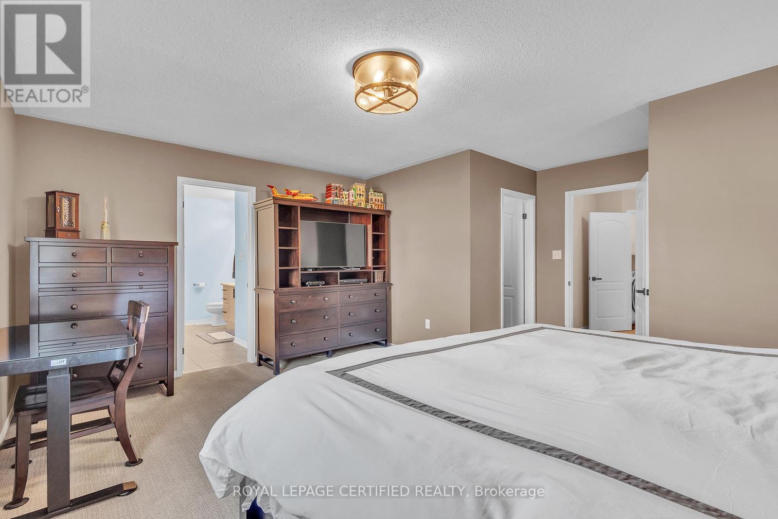 363 Edenbrook Hill Drive, Brampton (Fletcher's Meadow), Ontario  L7A 2N4 - Photo 18 - W12496386