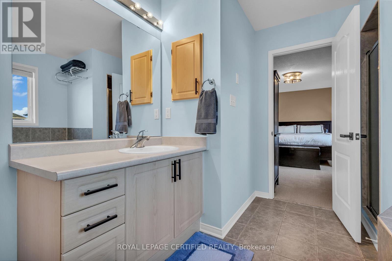 363 Edenbrook Hill Drive, Brampton (Fletcher's Meadow), Ontario  L7A 2N4 - Photo 19 - W12496386