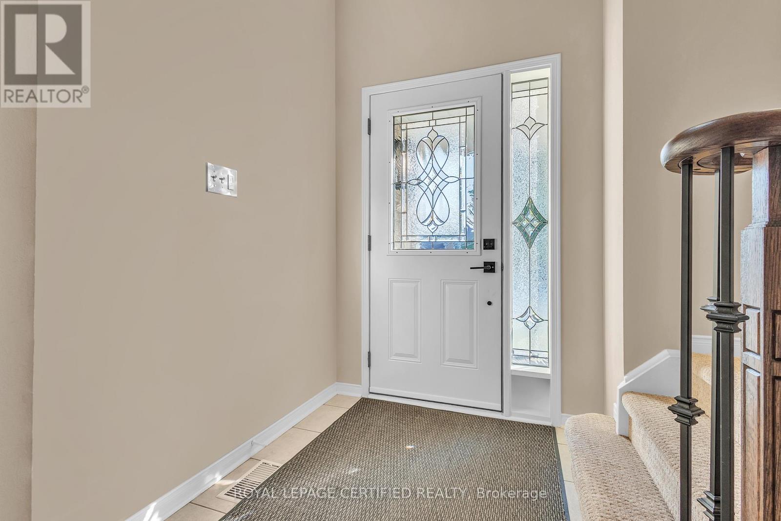 363 Edenbrook Hill Drive, Brampton (Fletcher's Meadow), Ontario  L7A 2N4 - Photo 4 - W12496386