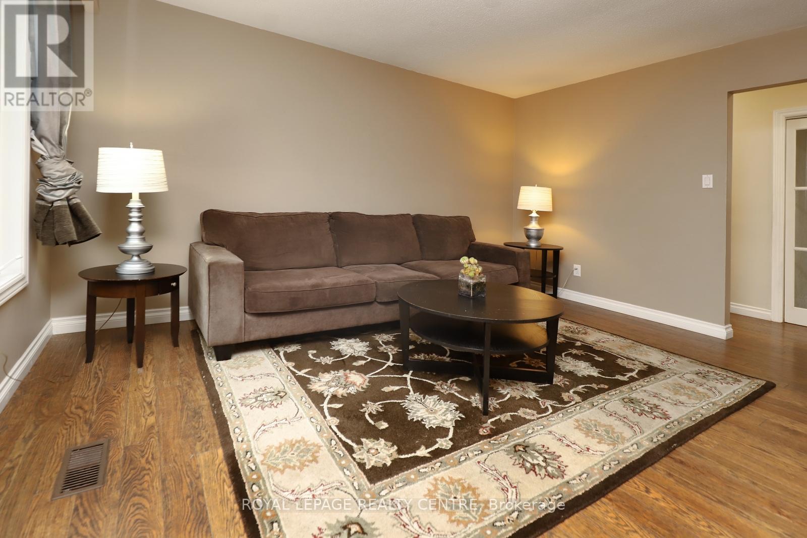 102 Church Street, Orangeville, Ontario  L9W 1P2 - Photo 10 - W12496392