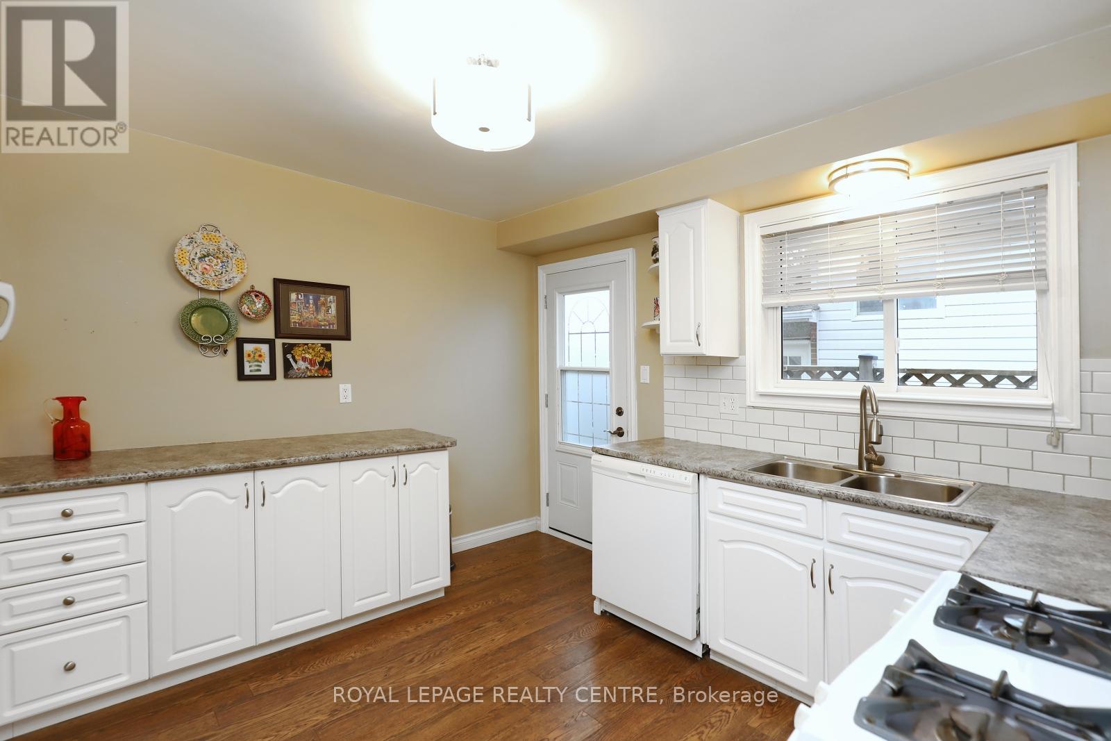 102 Church Street, Orangeville, Ontario  L9W 1P2 - Photo 13 - W12496392