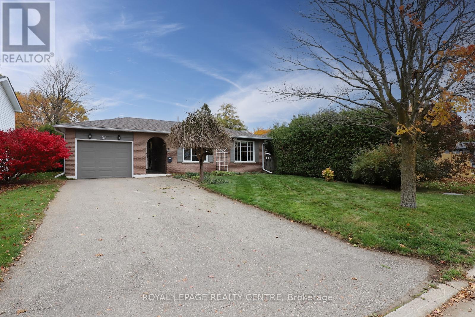 102 Church Street, Orangeville, Ontario  L9W 1P2 - Photo 2 - W12496392