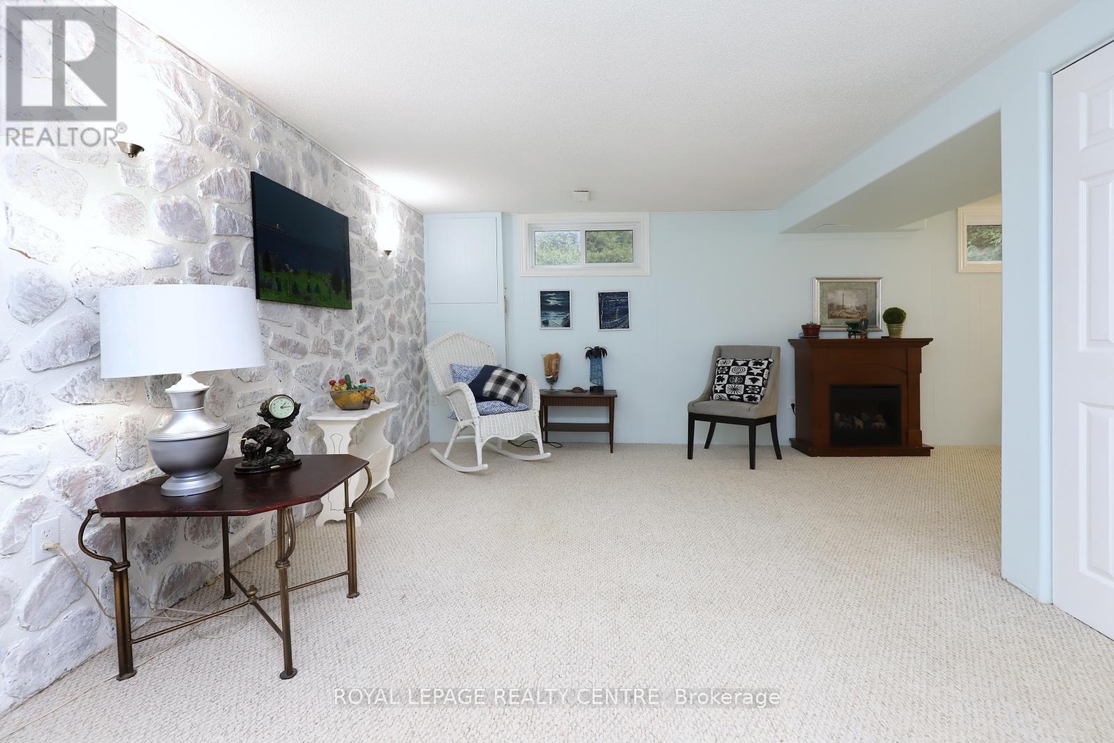 102 Church Street, Orangeville, Ontario  L9W 1P2 - Photo 25 - W12496392