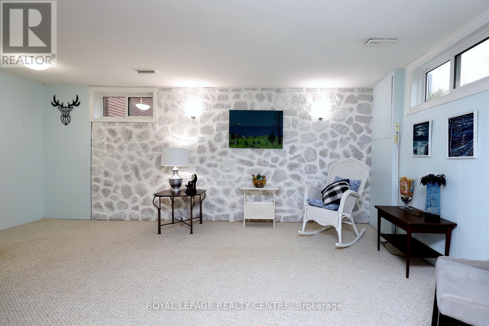 102 Church Street, Orangeville, Ontario  L9W 1P2 - Photo 28 - W12496392