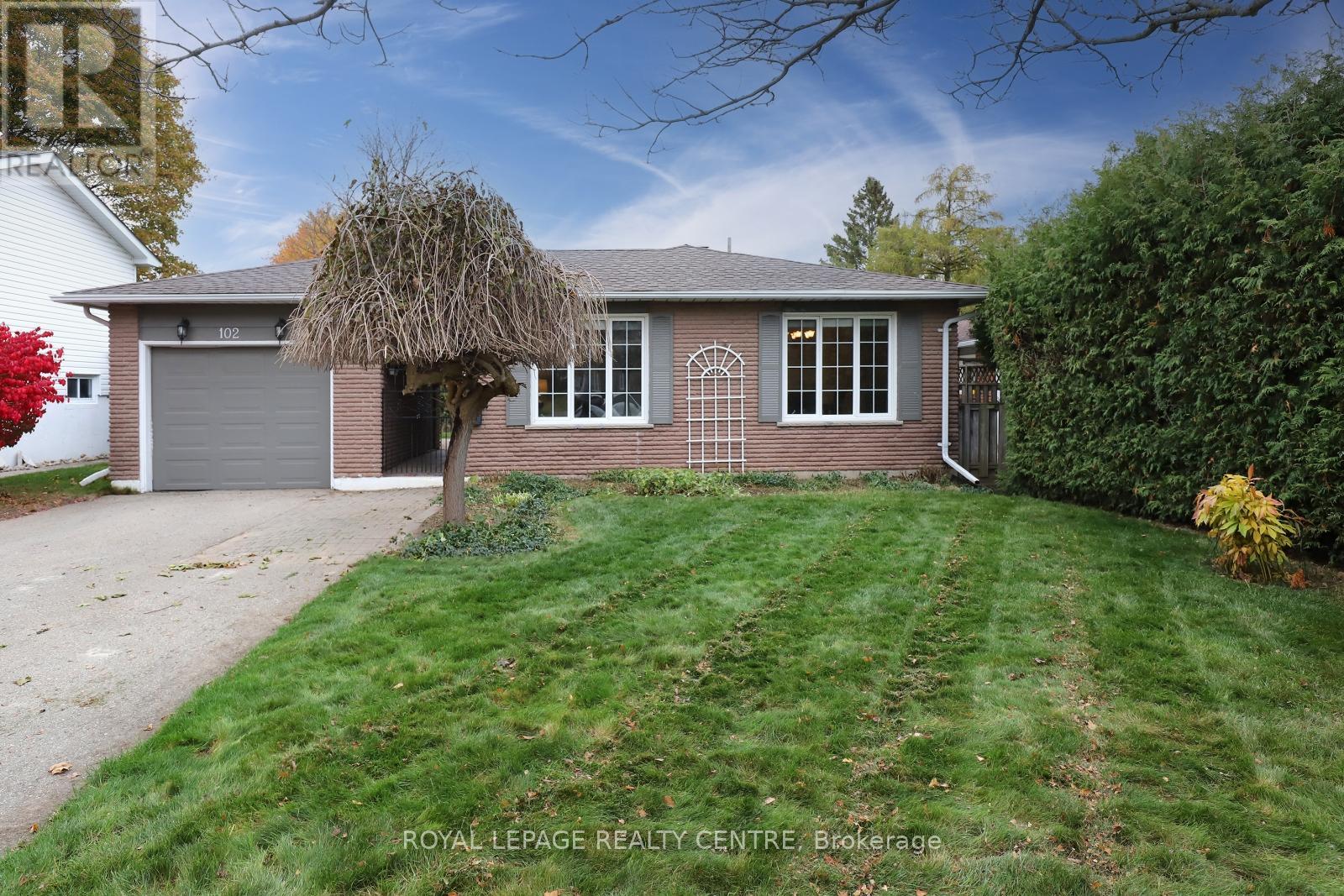 102 Church Street, Orangeville, Ontario  L9W 1P2 - Photo 3 - W12496392