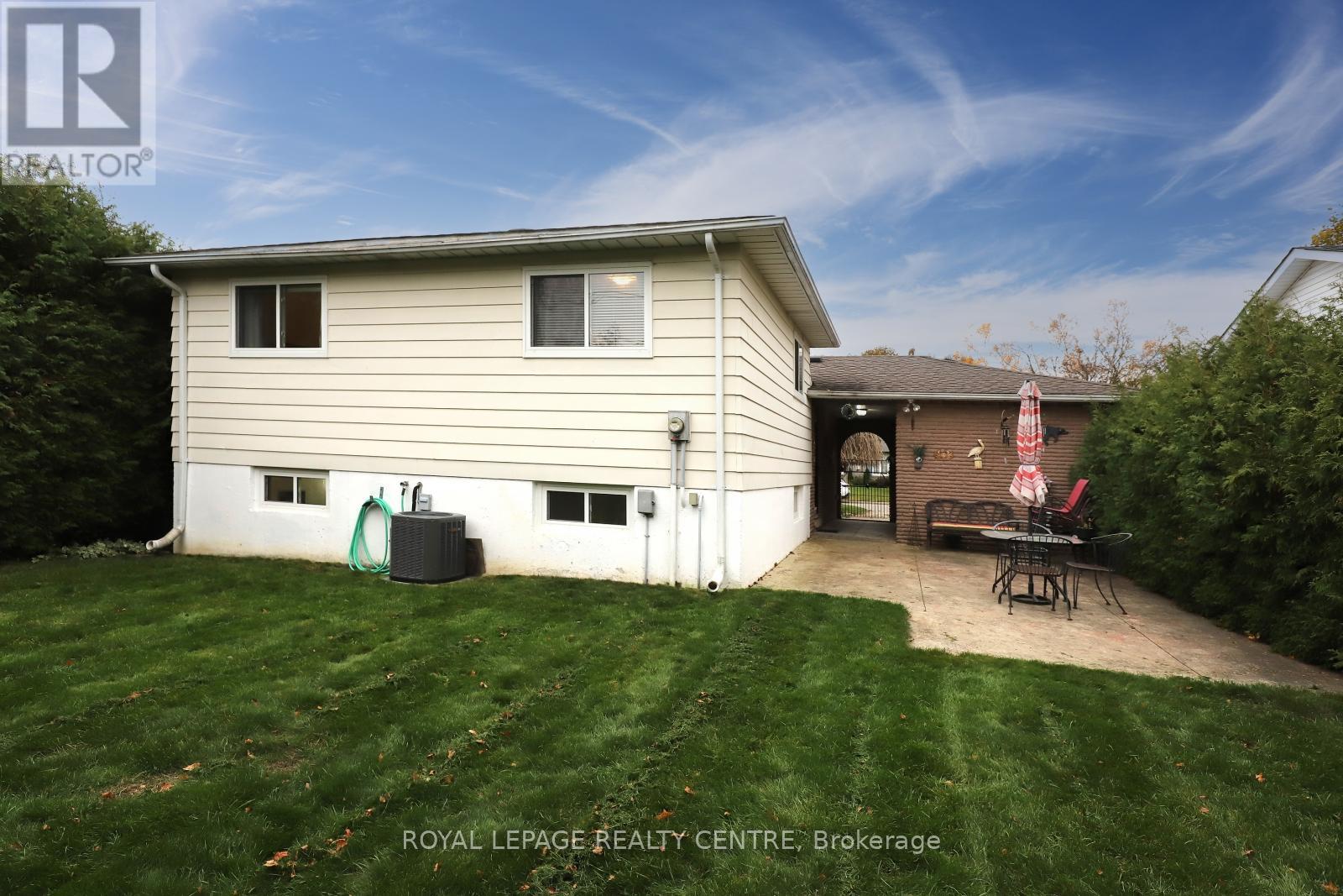 102 Church Street, Orangeville, Ontario  L9W 1P2 - Photo 36 - W12496392