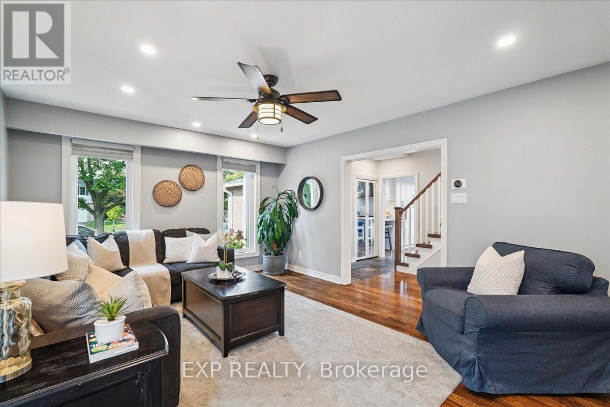 1923 Steepbank Crescent, Mississauga (Applewood), Ontario  L4X 1T9 - Photo 10 - W12496444