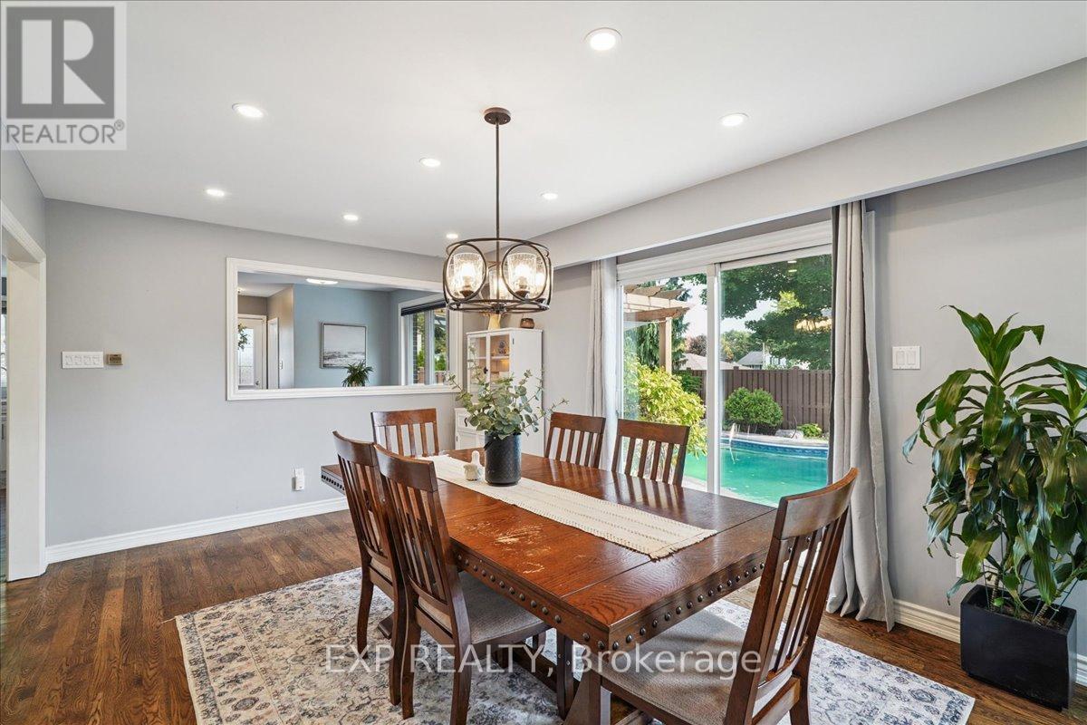 1923 Steepbank Crescent, Mississauga (Applewood), Ontario  L4X 1T9 - Photo 12 - W12496444