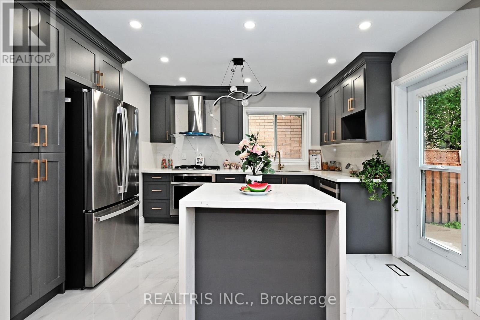 649 Marley Crescent, Milton, Ontario  L9T 5V2 - Photo 13 - W12496474