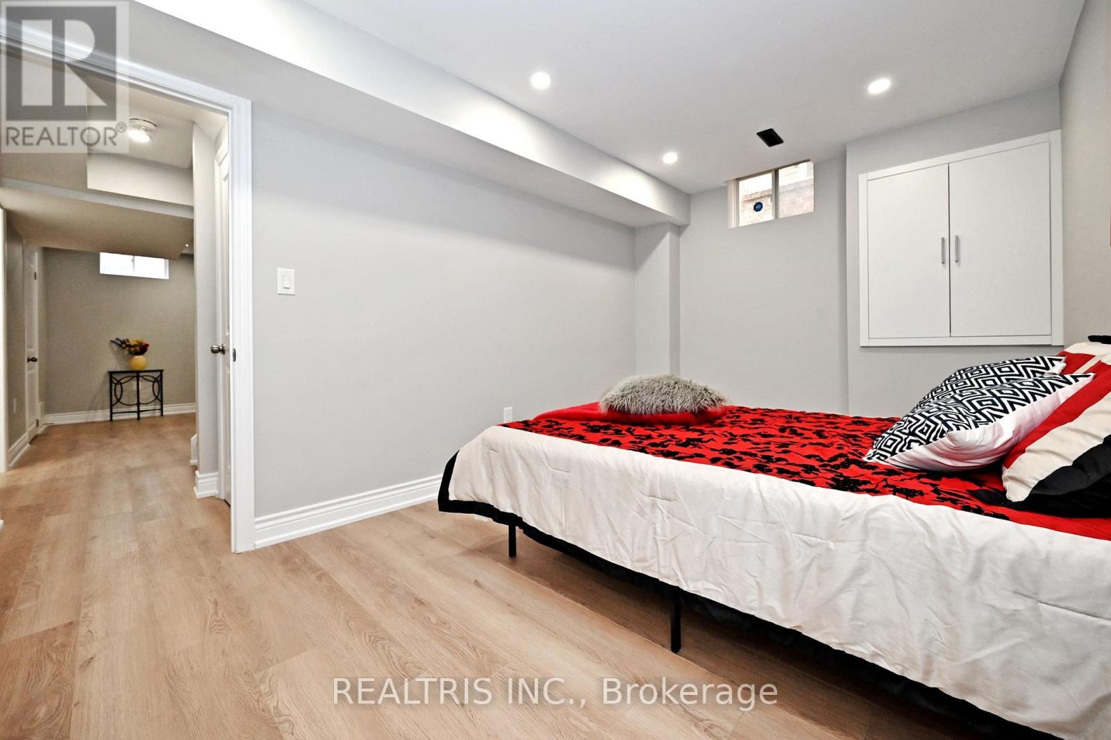 649 Marley Crescent, Milton, Ontario  L9T 5V2 - Photo 27 - W12496474