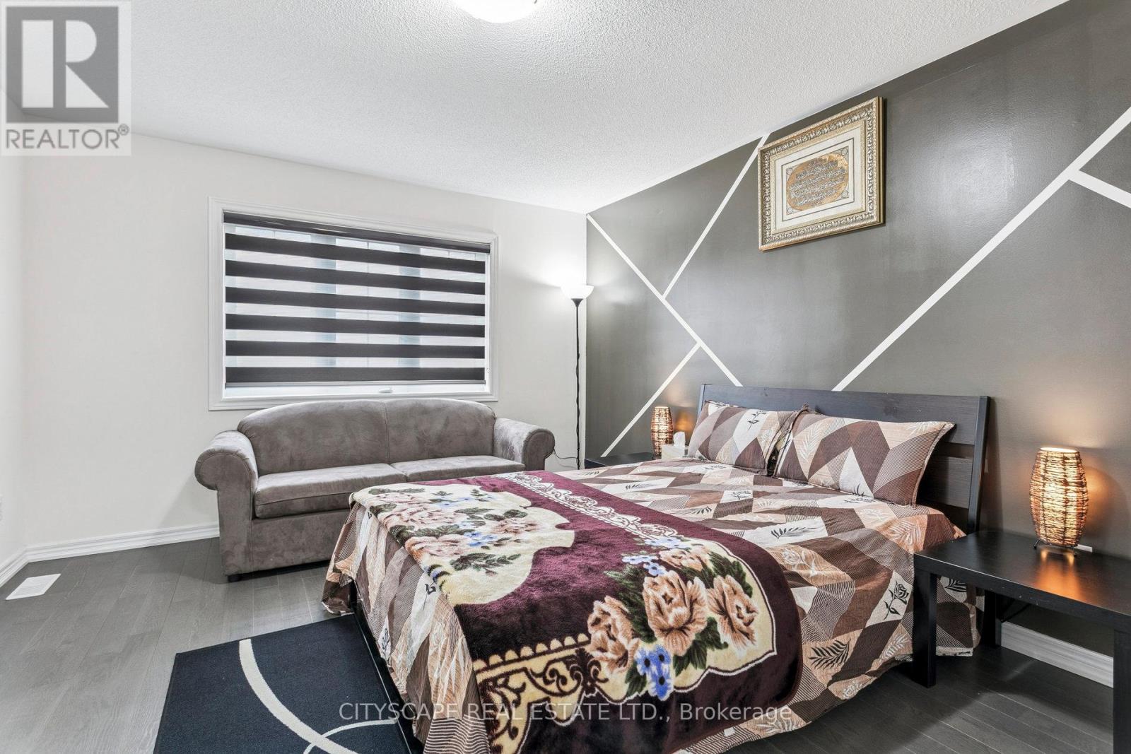 72 Finegan Circle, Brampton, Ontario  L7A 4Z8 - Photo 26 - W12496482