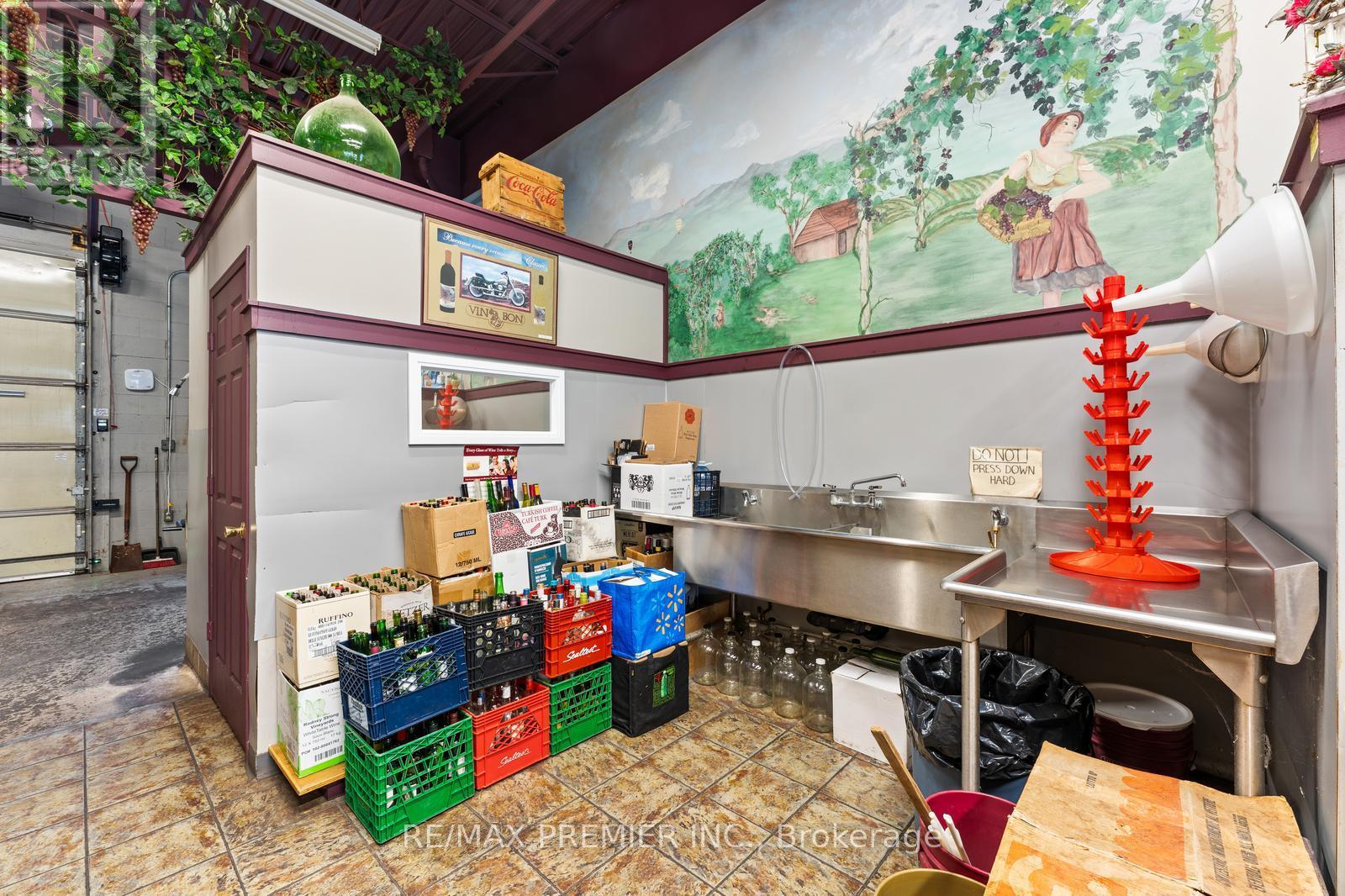 410 Speers Road, Oakville, Ontario  L6K 2G2 - Photo 15 - W12495720