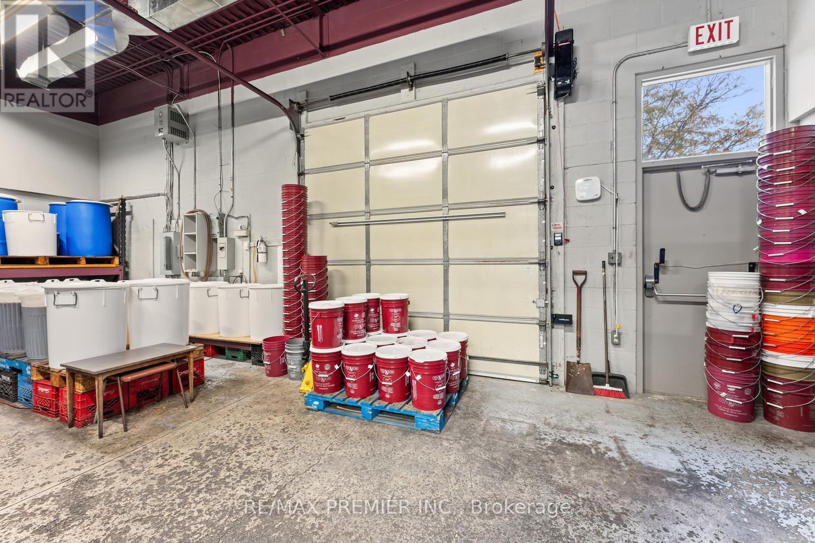 410 Speers Road, Oakville, Ontario  L6K 2G2 - Photo 17 - W12495720