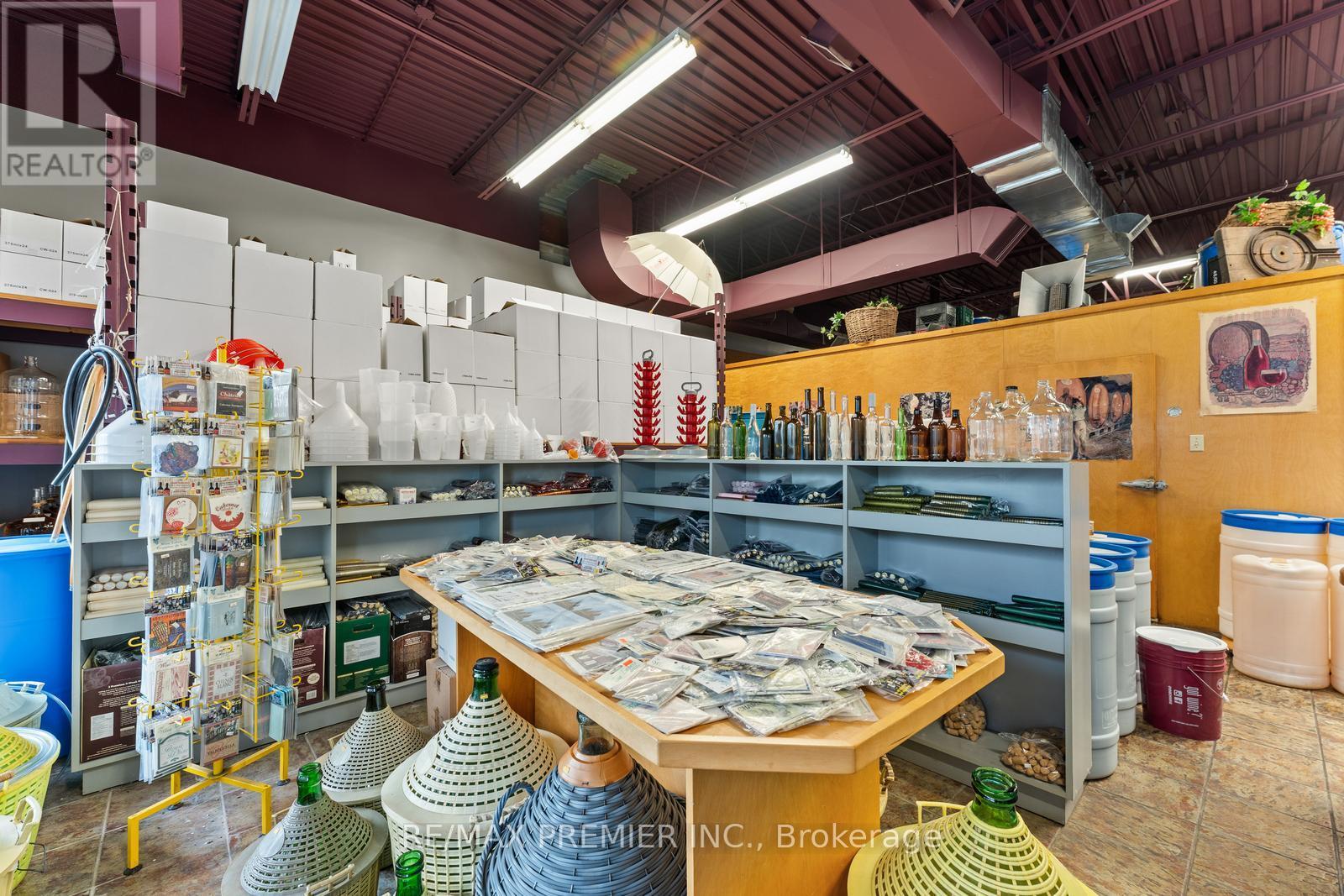 410 Speers Road, Oakville, Ontario  L6K 2G2 - Photo 7 - W12495720