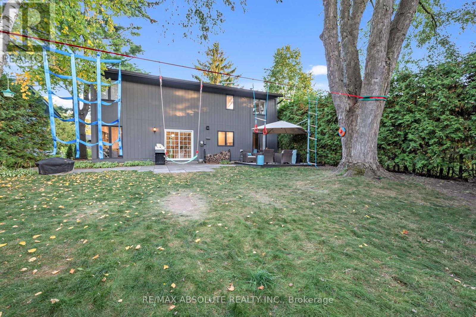 22 Inuvik Crescent, Ottawa, Ontario  K2L 1A2 - Photo 48 - X12496530