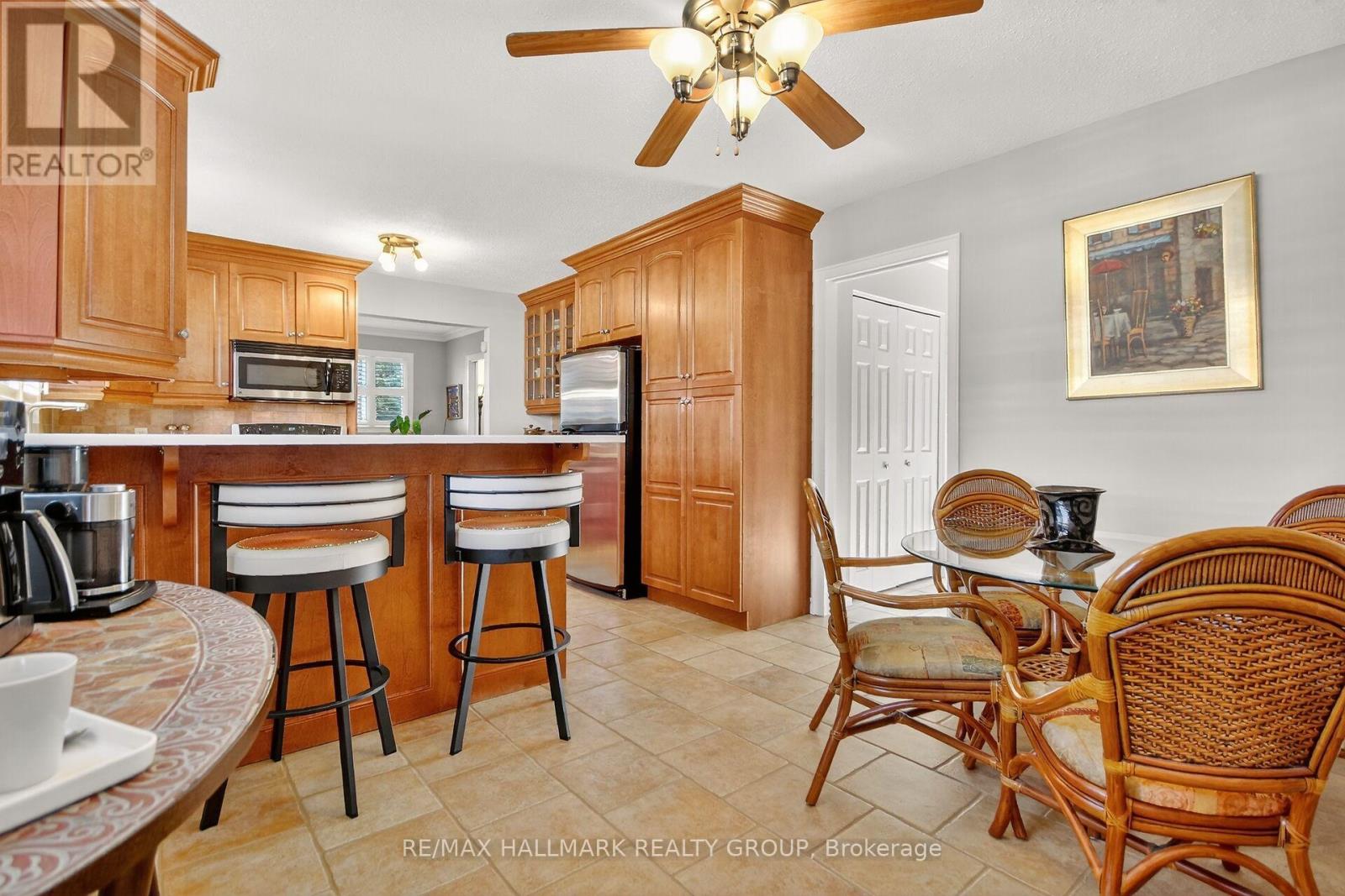 838 Balsam Drive, Ottawa, Ontario  K1E 1B7 - Photo 16 - X12496576