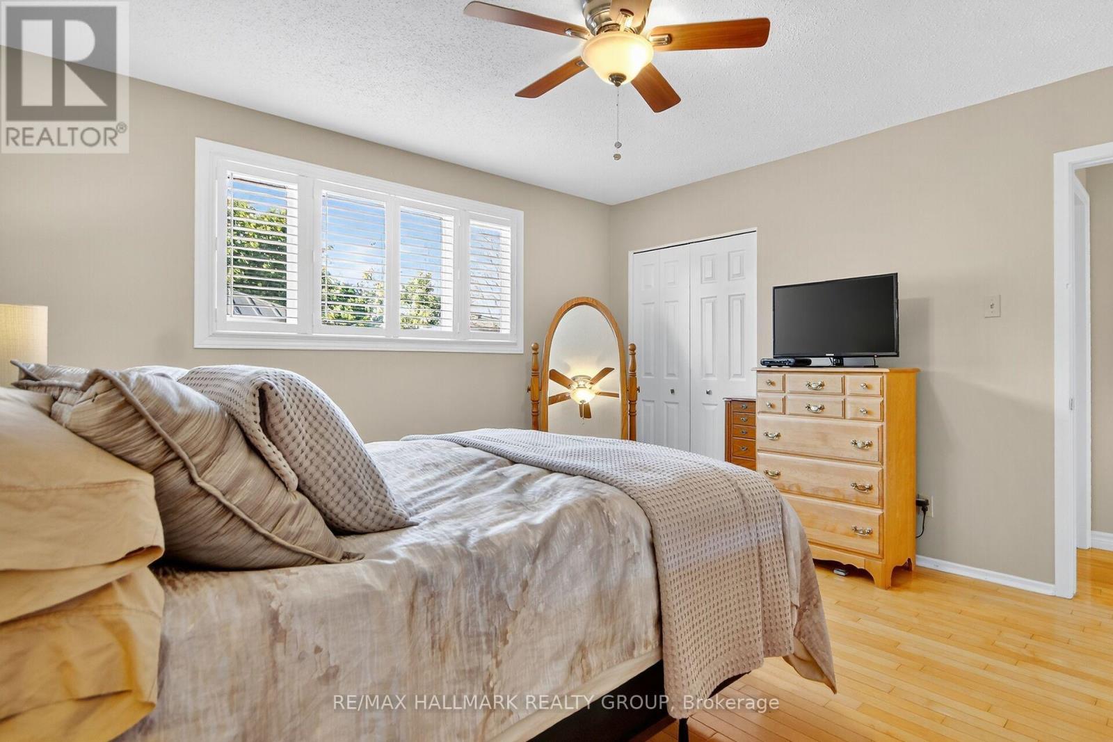 838 Balsam Drive, Ottawa, Ontario  K1E 1B7 - Photo 19 - X12496576