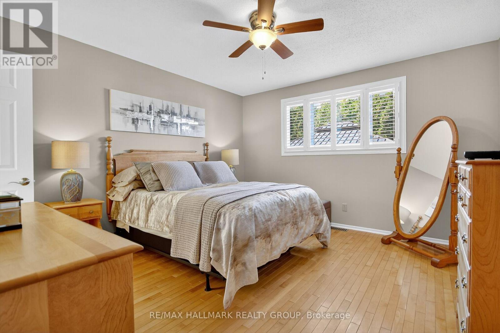 838 Balsam Drive, Ottawa, Ontario  K1E 1B7 - Photo 20 - X12496576