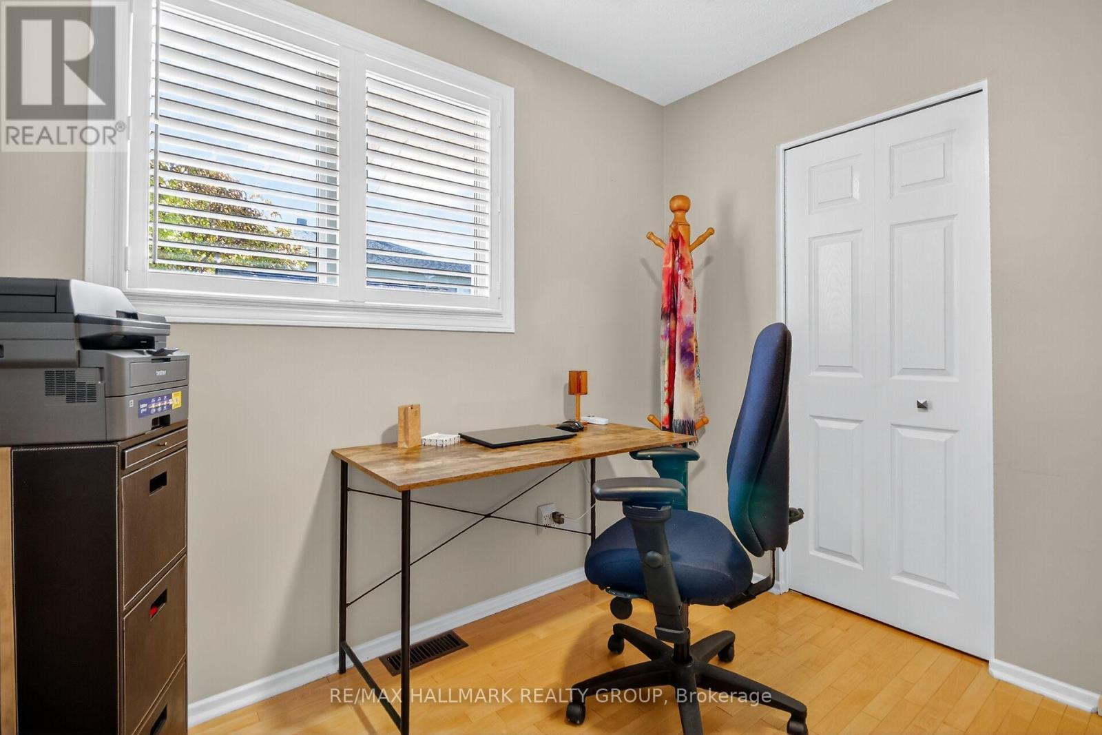 838 Balsam Drive, Ottawa, Ontario  K1E 1B7 - Photo 25 - X12496576