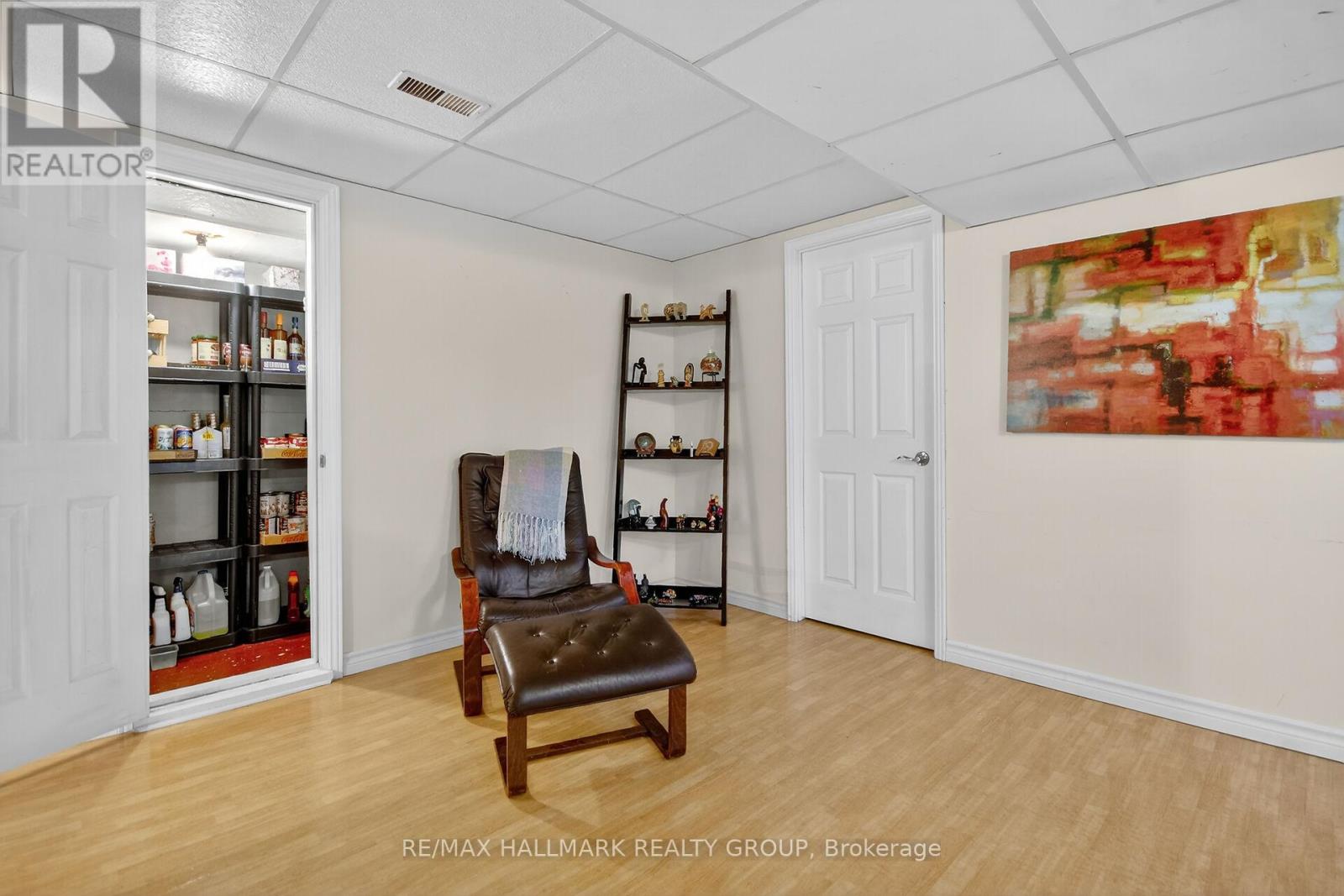 838 Balsam Drive, Ottawa, Ontario  K1E 1B7 - Photo 29 - X12496576