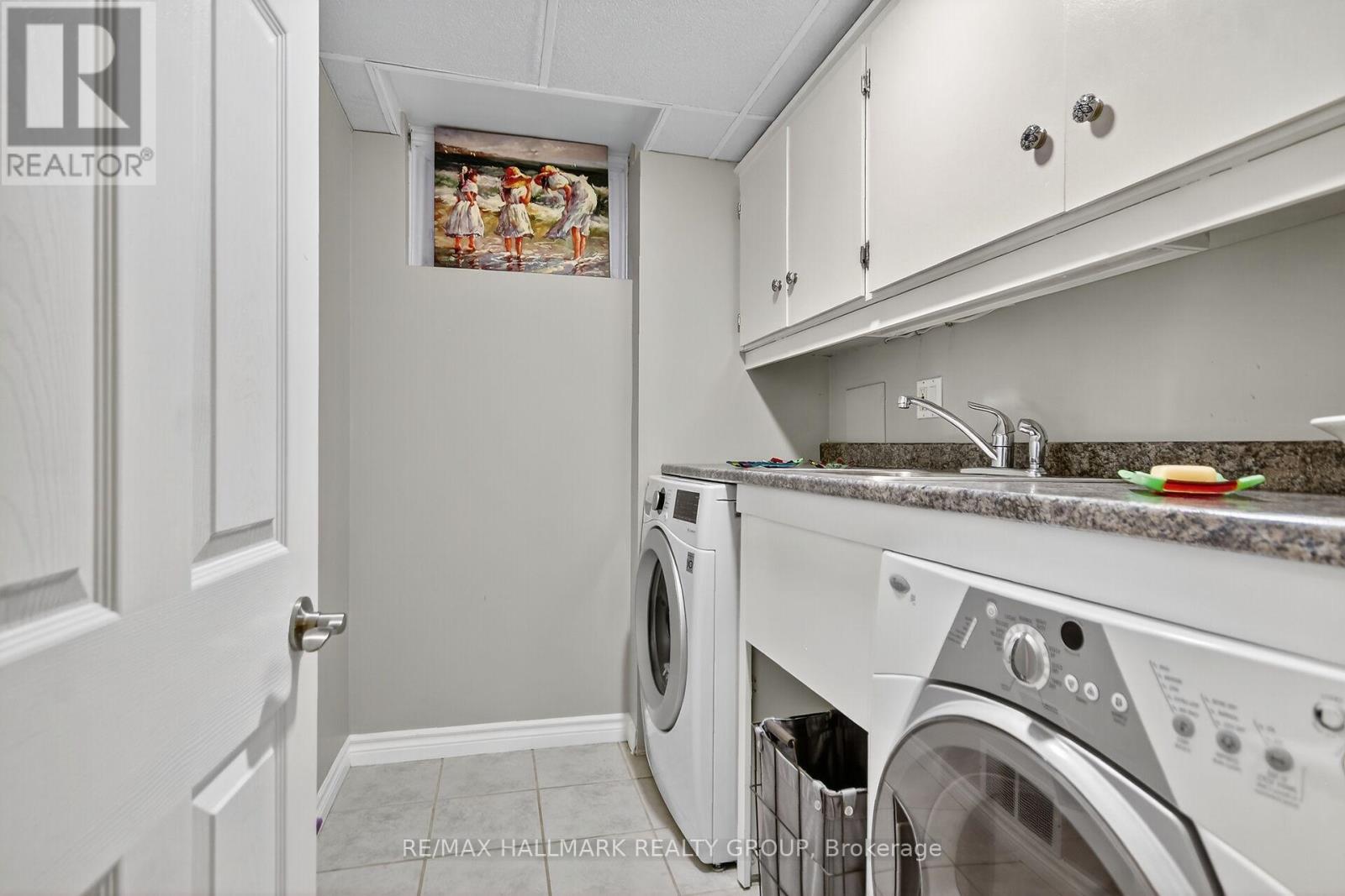 838 Balsam Drive, Ottawa, Ontario  K1E 1B7 - Photo 33 - X12496576