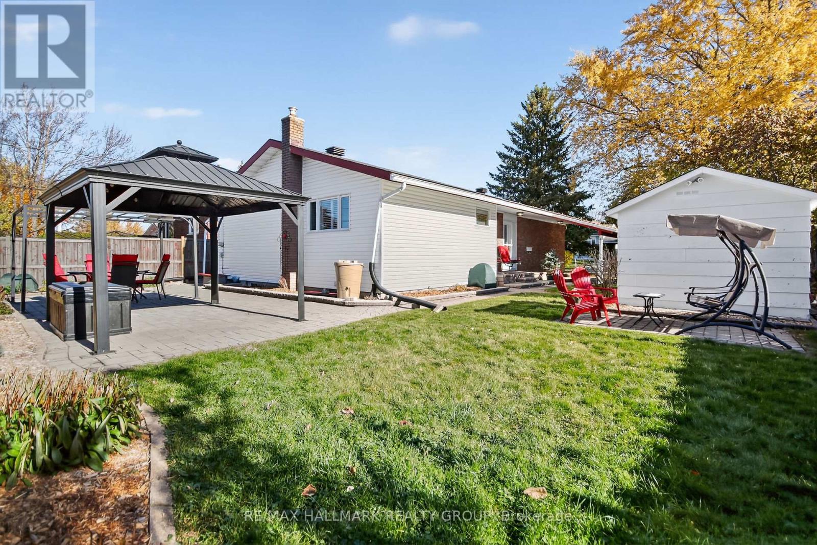 838 Balsam Drive, Ottawa, Ontario  K1E 1B7 - Photo 37 - X12496576