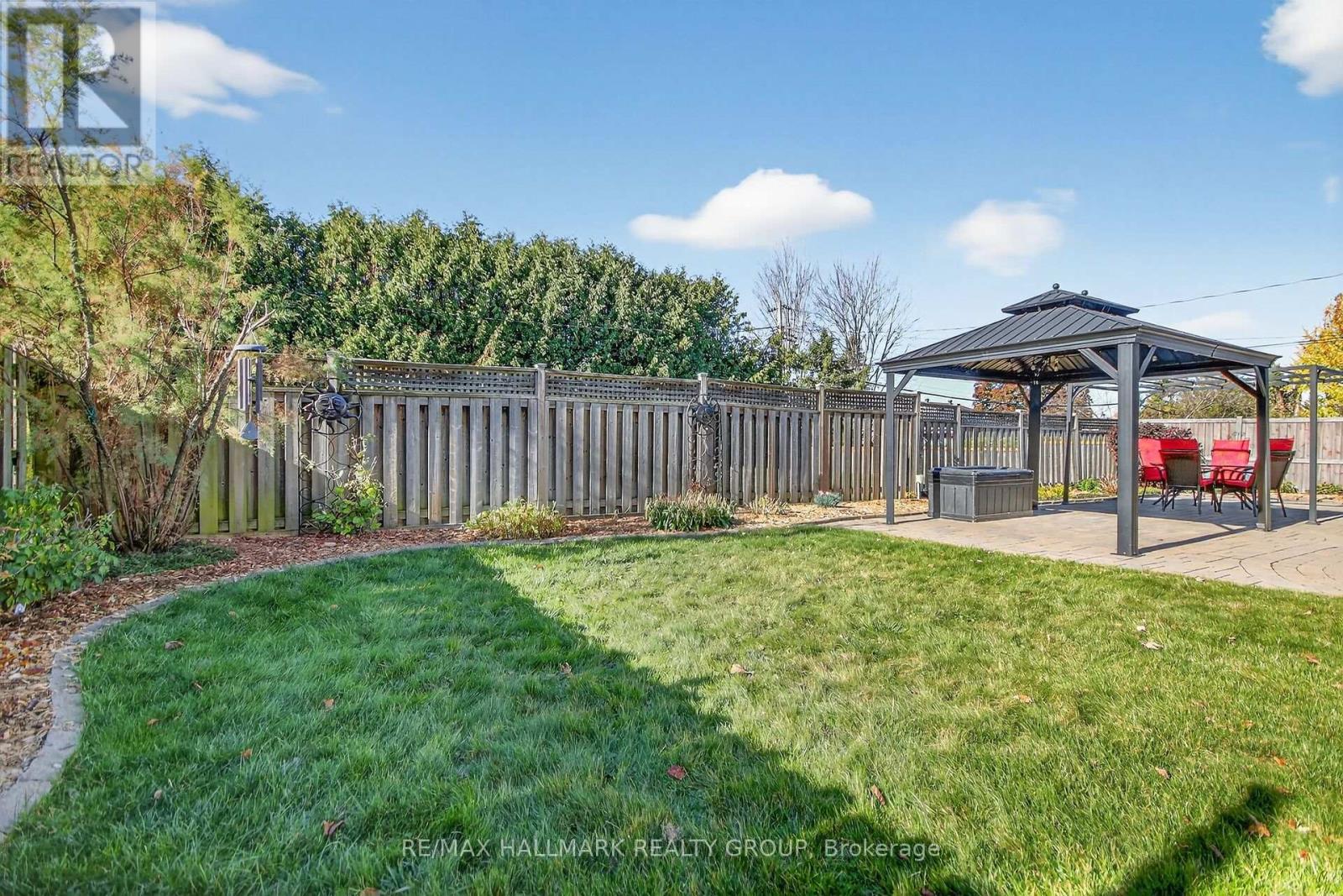 838 Balsam Drive, Ottawa, Ontario  K1E 1B7 - Photo 38 - X12496576