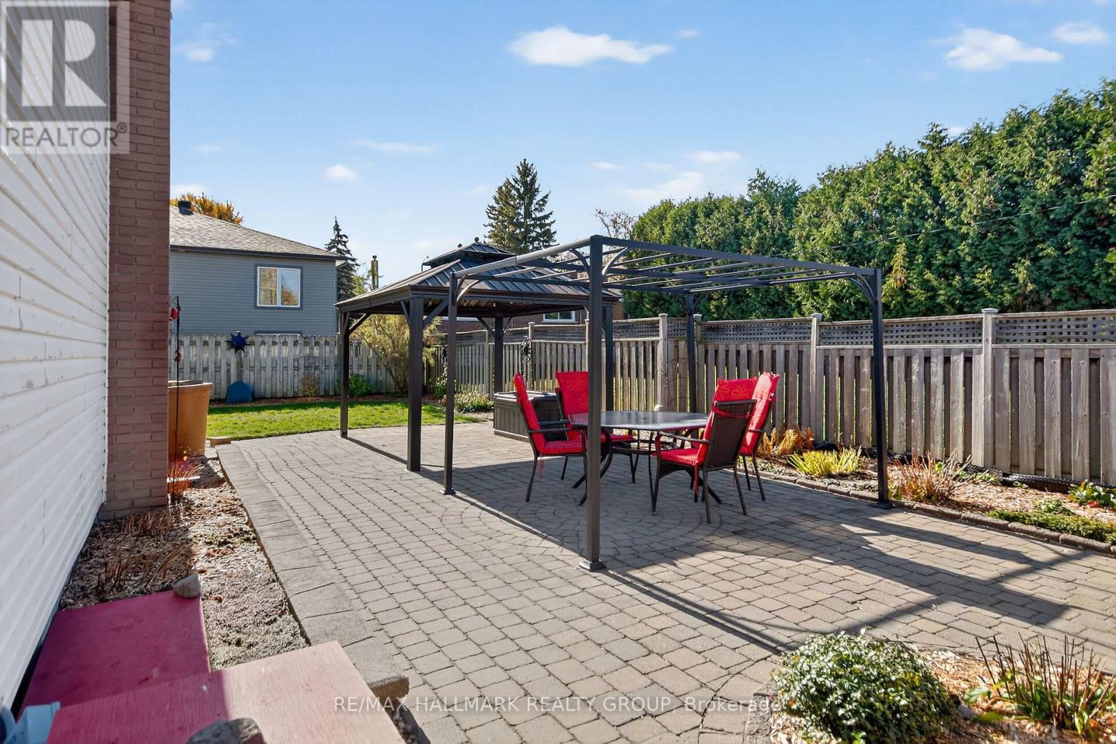 838 Balsam Drive, Ottawa, Ontario  K1E 1B7 - Photo 39 - X12496576