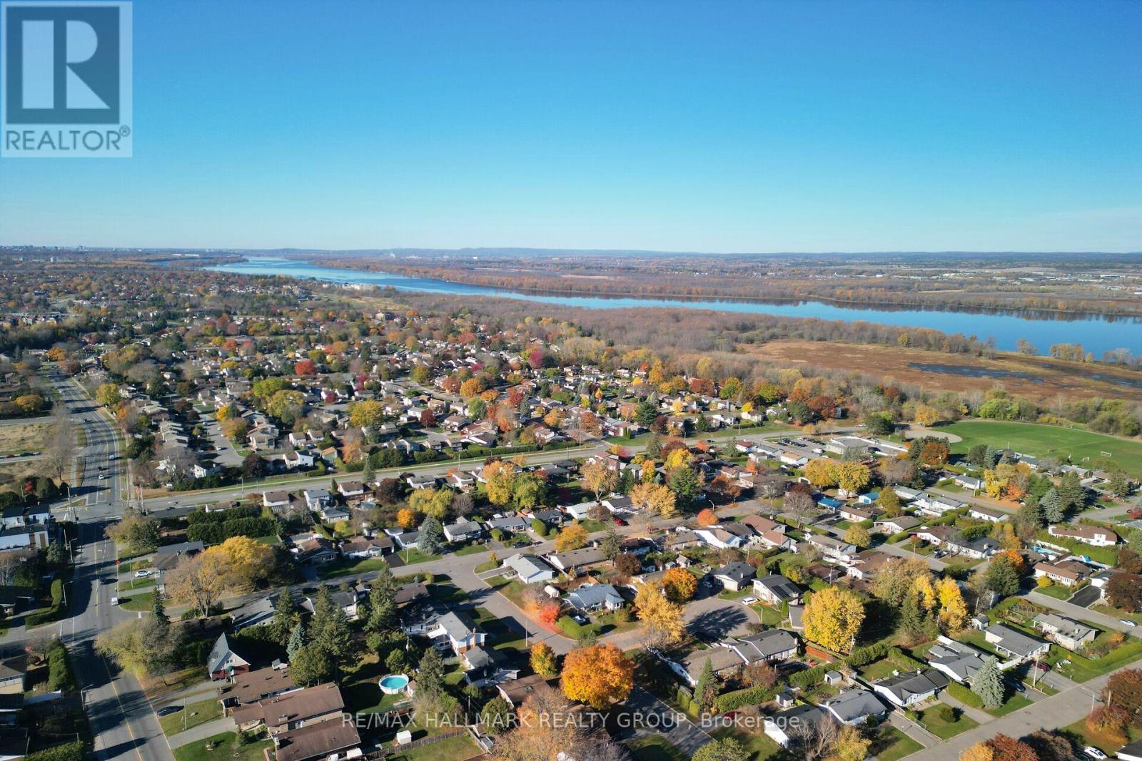 838 Balsam Drive, Ottawa, Ontario  K1E 1B7 - Photo 46 - X12496576