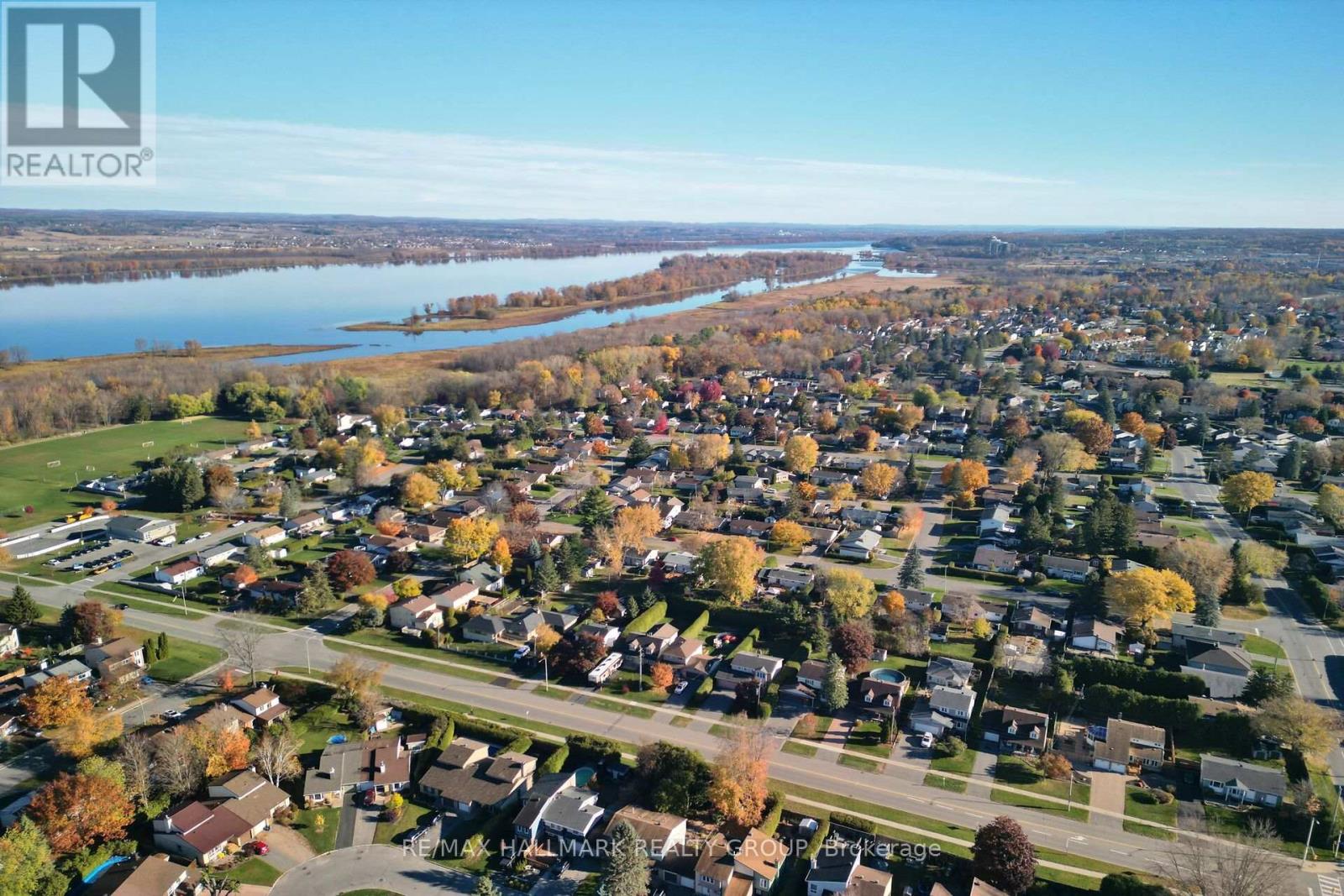 838 Balsam Drive, Ottawa, Ontario  K1E 1B7 - Photo 47 - X12496576