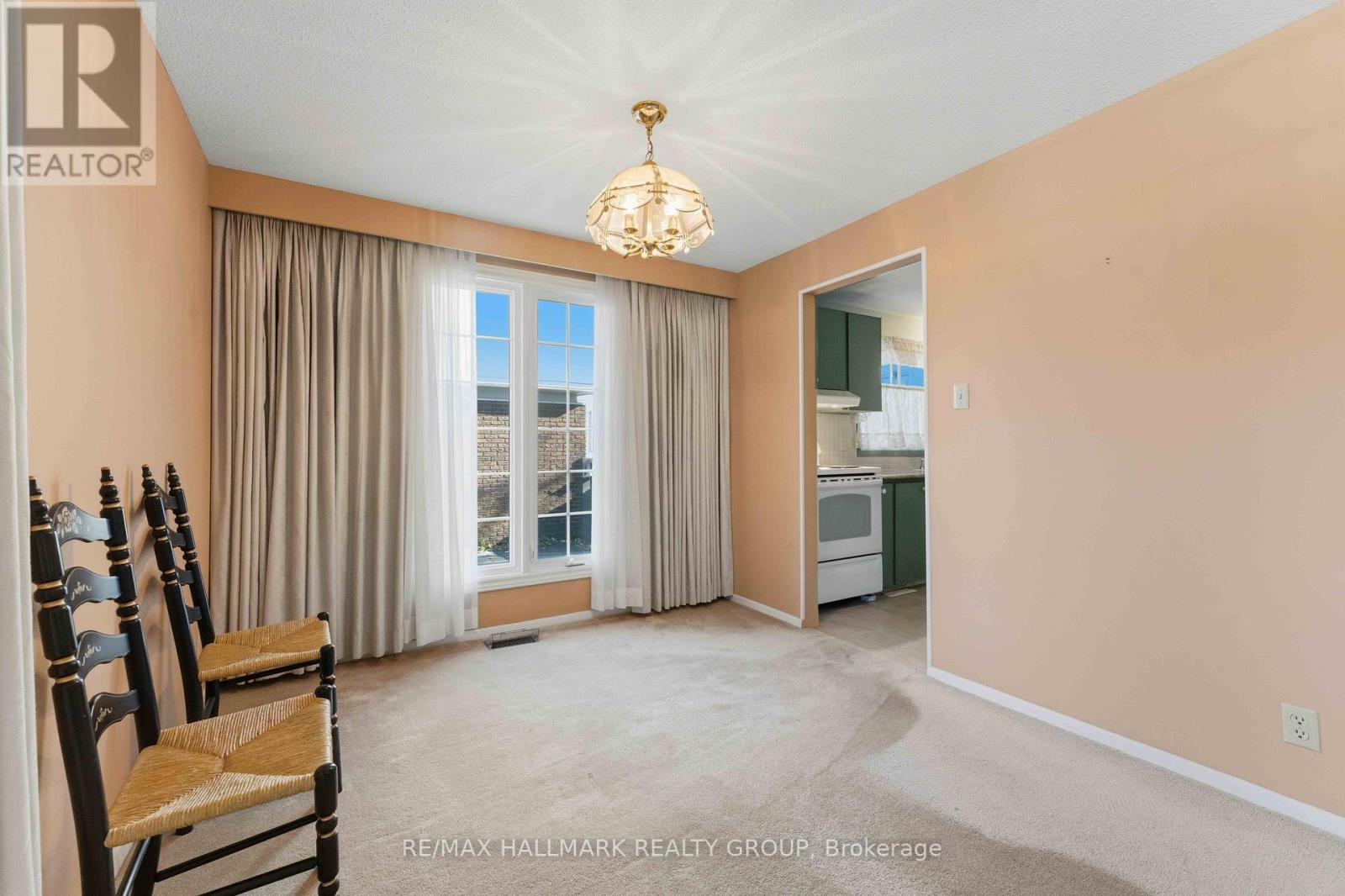 1886 Elmridge Drive, Ottawa, Ontario  K1J 6R7 - Photo 18 - X12496610