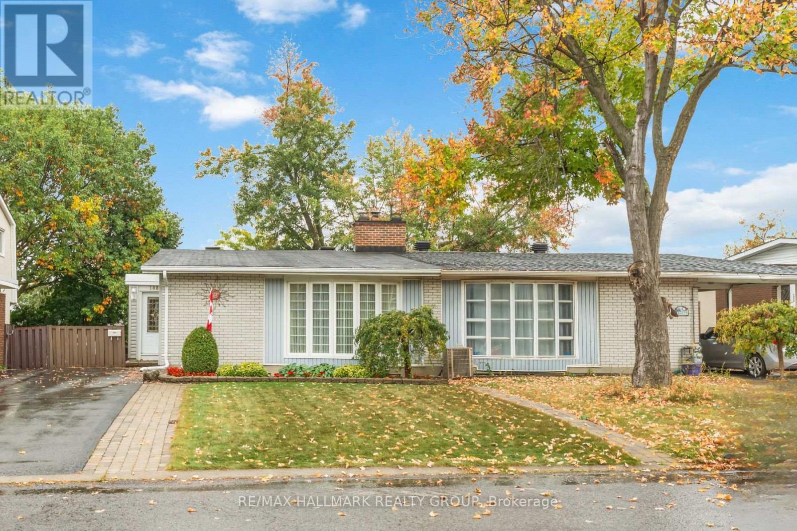 1886 Elmridge Drive, Ottawa, Ontario  K1J 6R7 - Photo 2 - X12496610