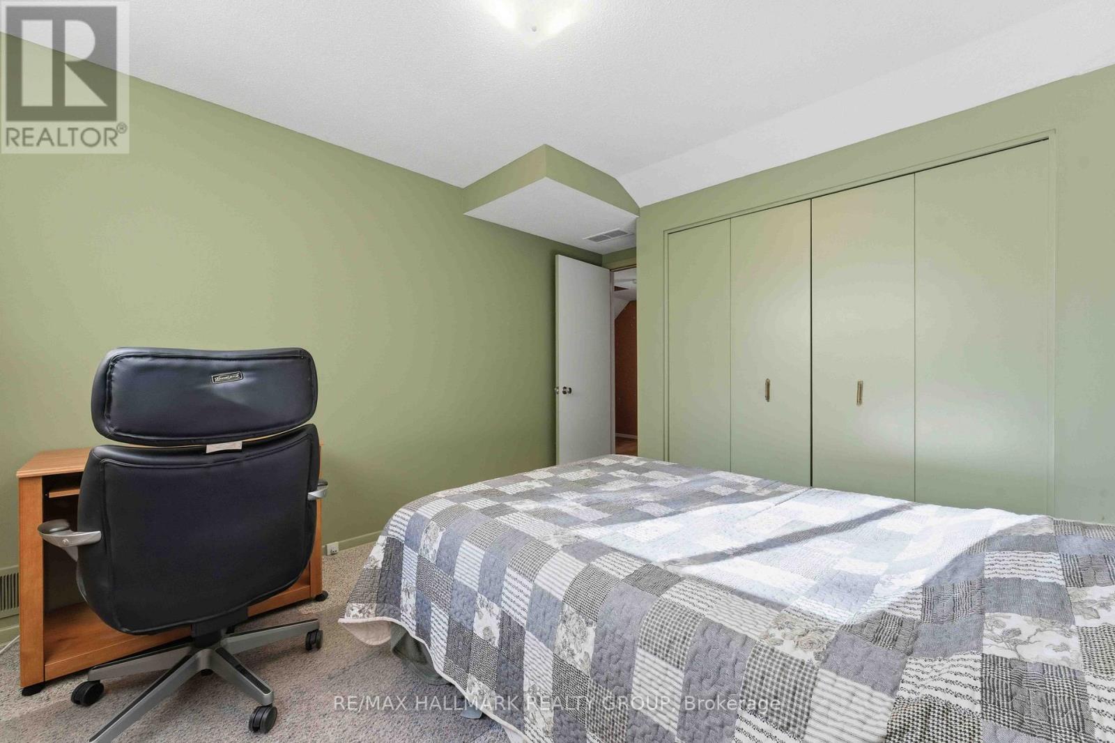 1886 Elmridge Drive, Ottawa, Ontario  K1J 6R7 - Photo 36 - X12496610